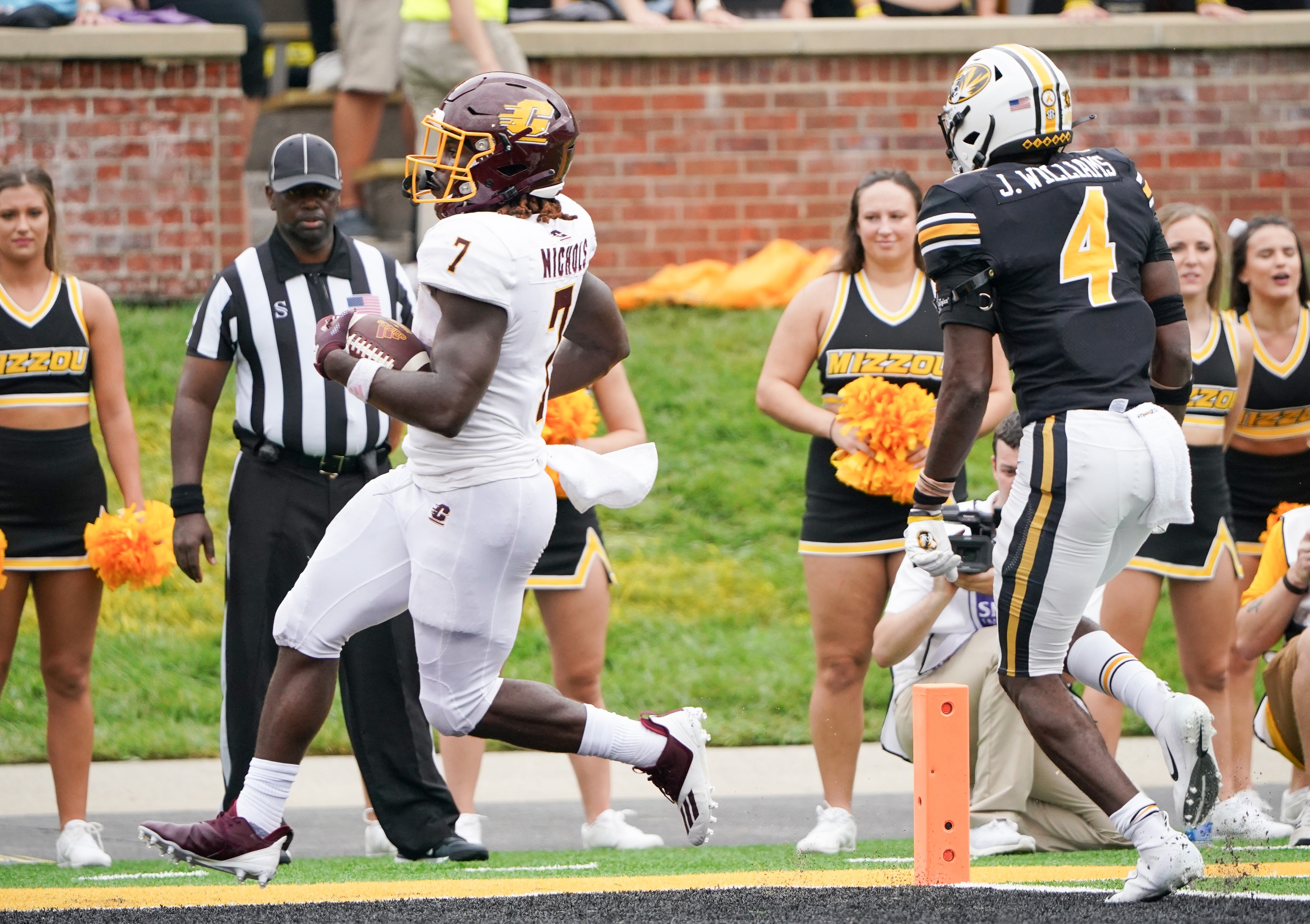 college football picks Lew Nichols central michigan chippewas predictions best bet odds