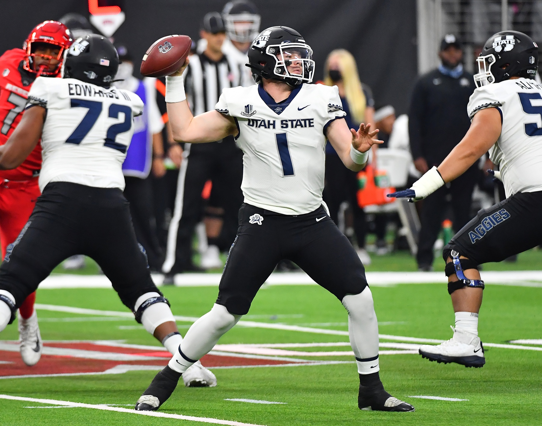 college football picks Logan Bonner utah state aggies predictions best bet odds
