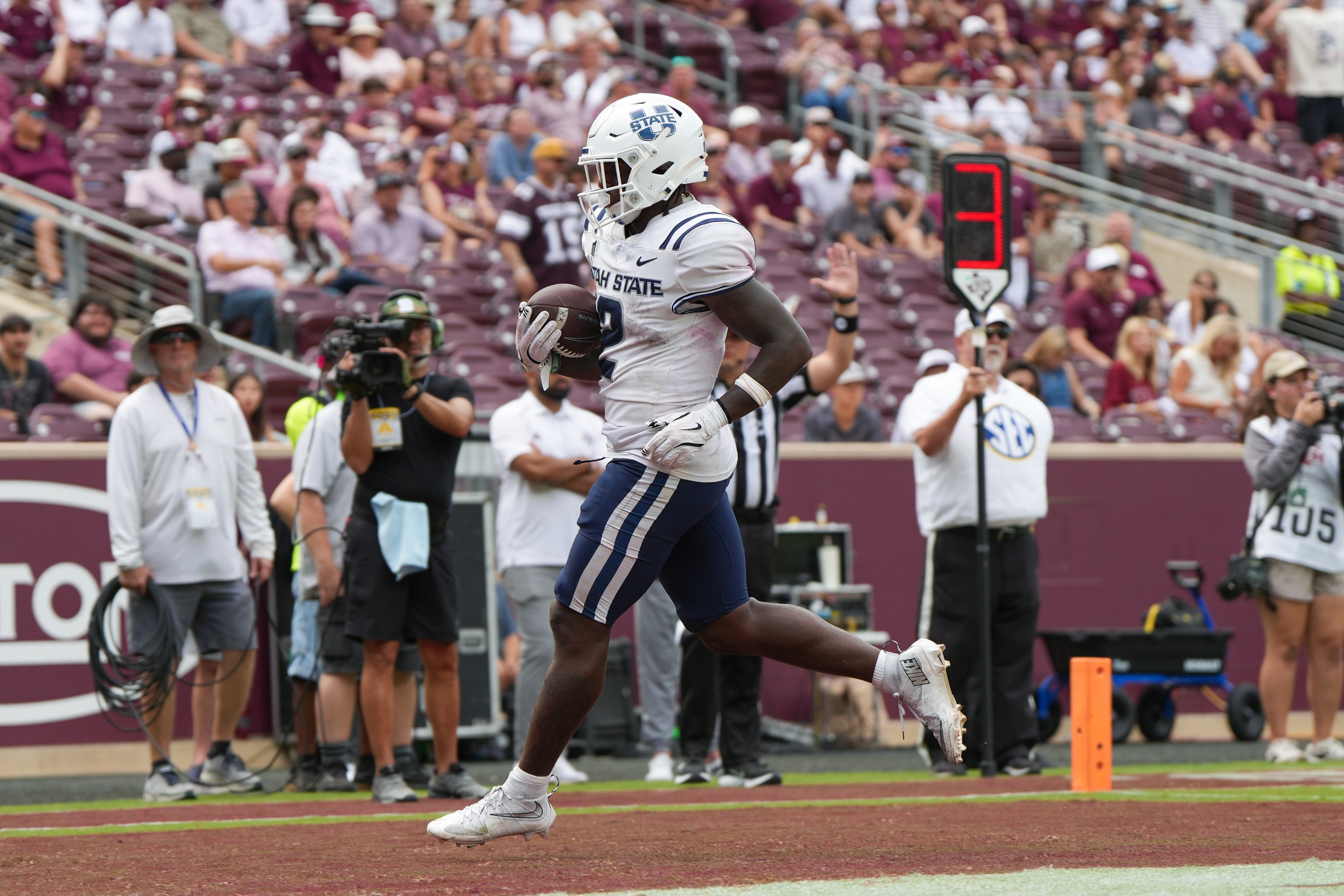 college football picks Miles Davis Utah State Aggies predictions best bet odds