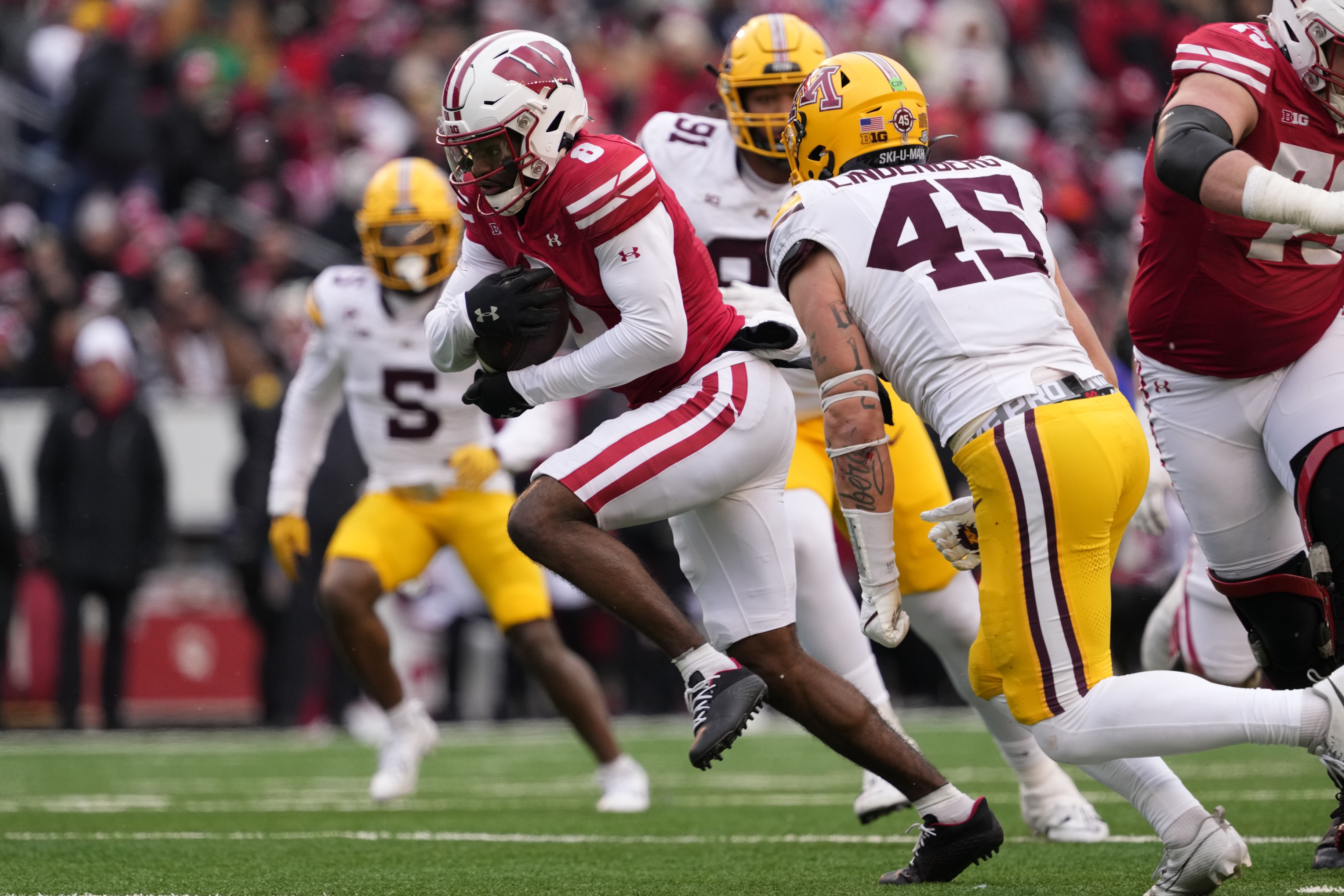 college football picks Vinny Anthony Wisconsin Badgers predictions best bet odds