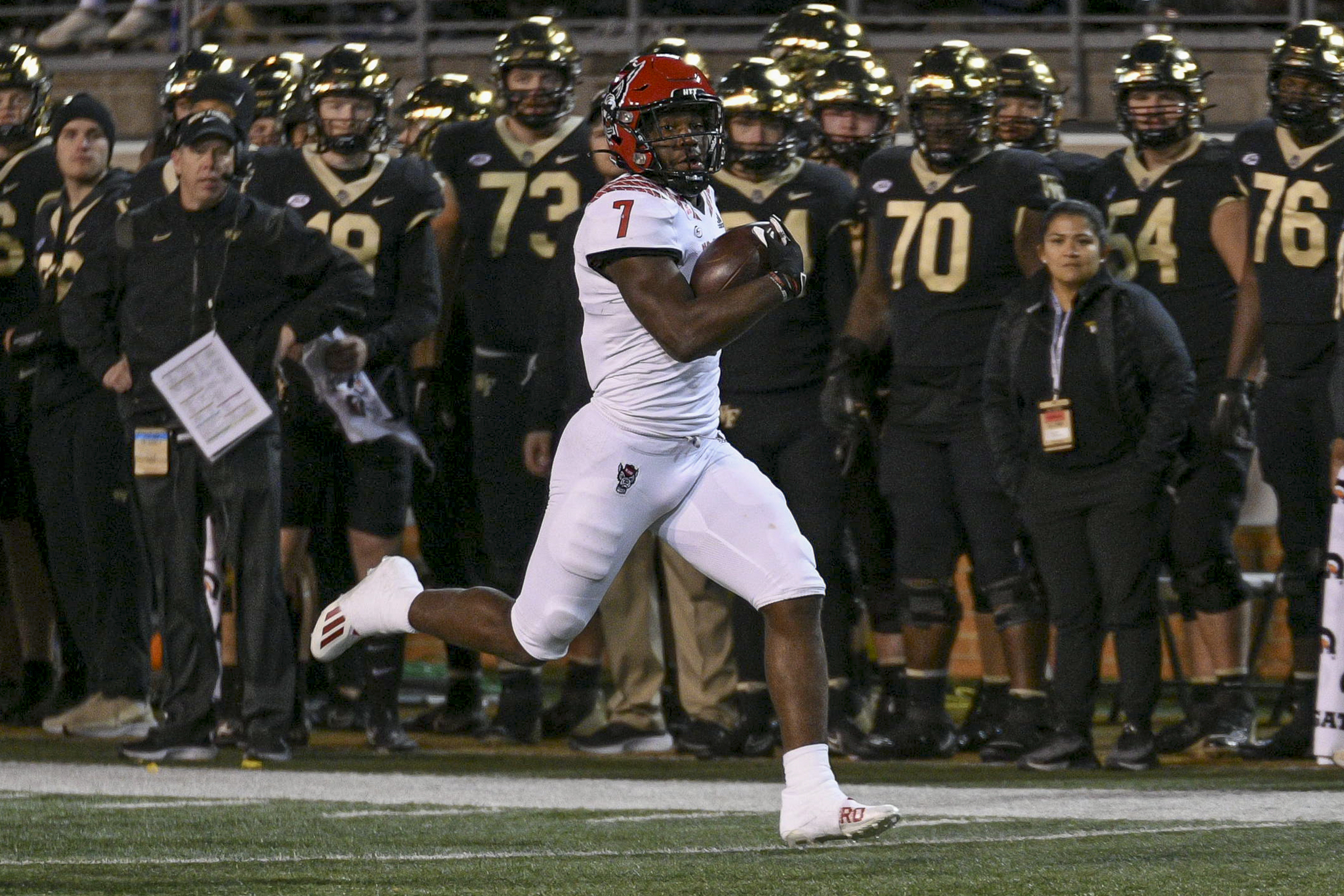 college football picks Zonovan Knight nc state wolfpack predictions best bet odds