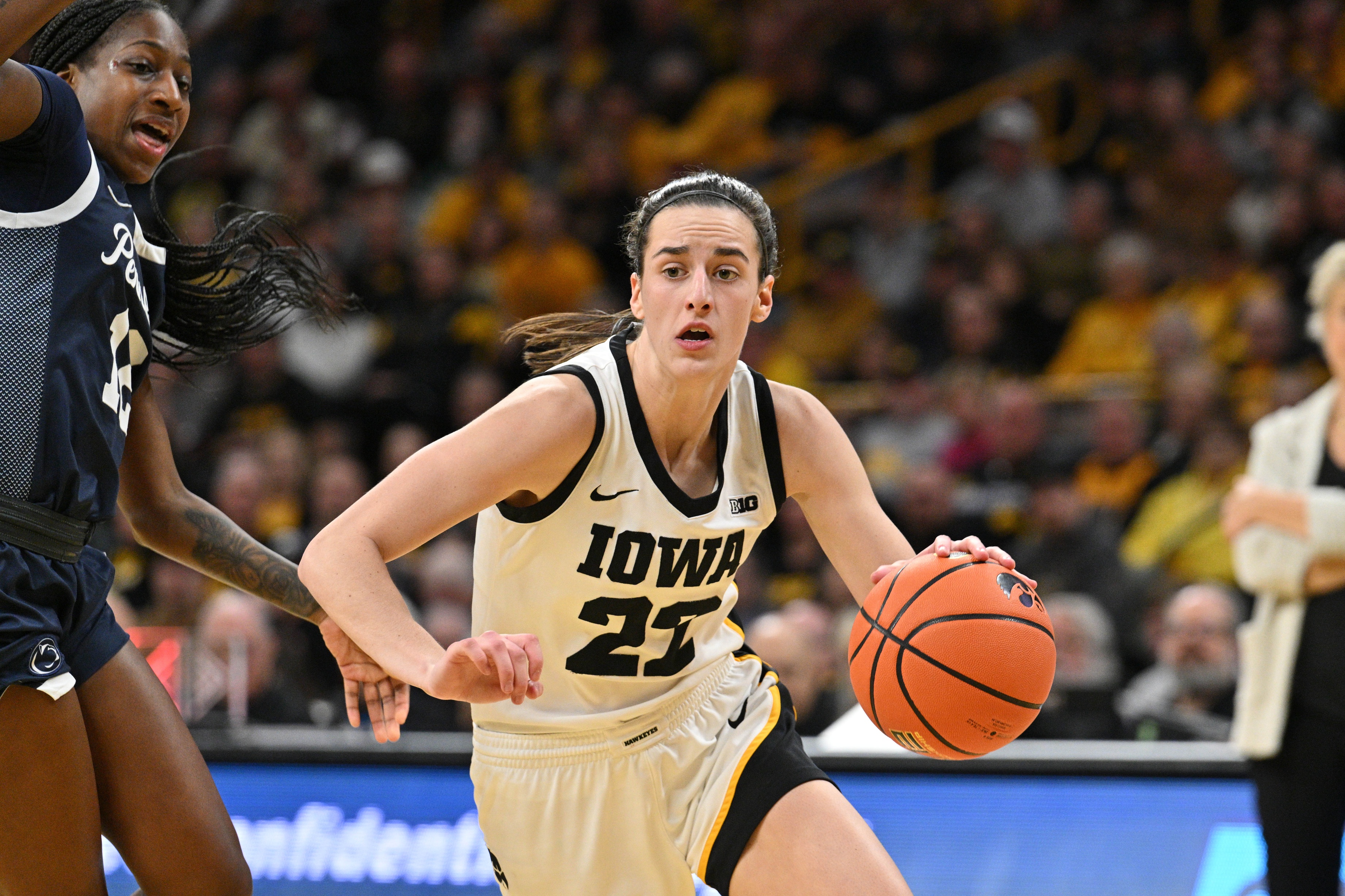 Expert college basketball handicapping roundup and Saturday free pick Caitlin Clark