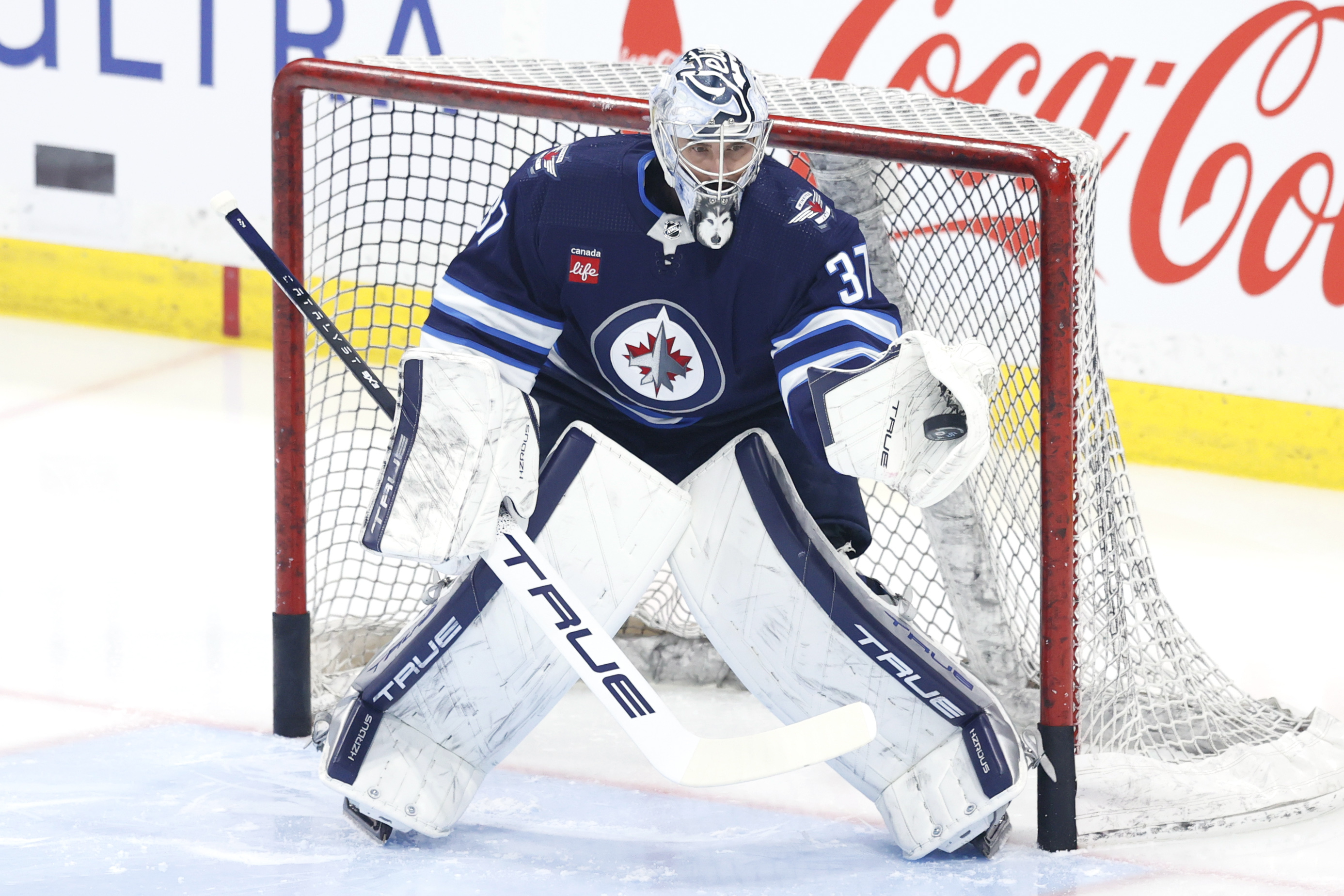Expert NHL handicapping roundup for Saturday with free pick Connor Hellebuyck Winnipeg Jets
