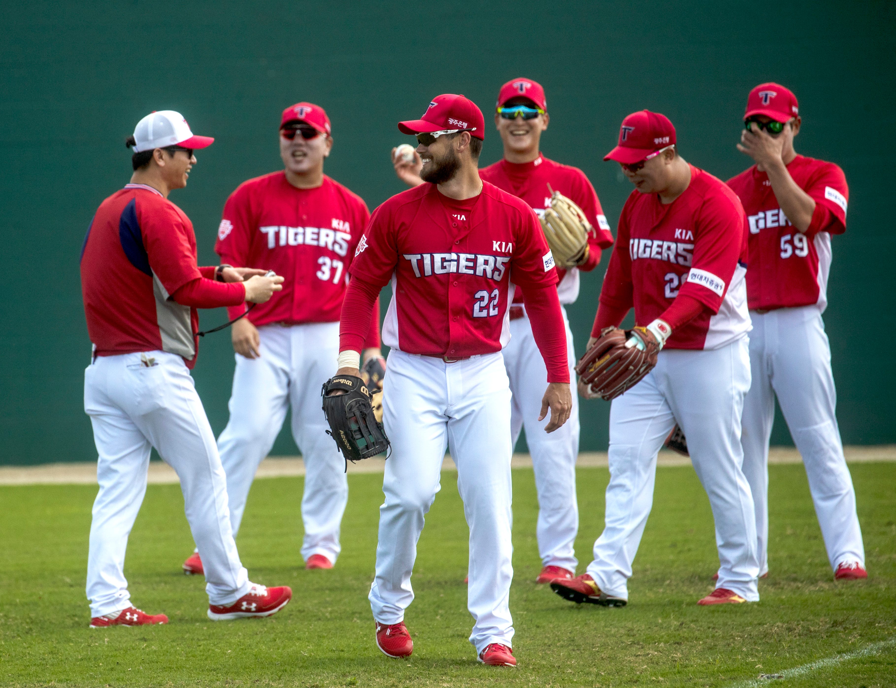 kbo picks Preston Tucker Kia Tigers predictions best bet odds