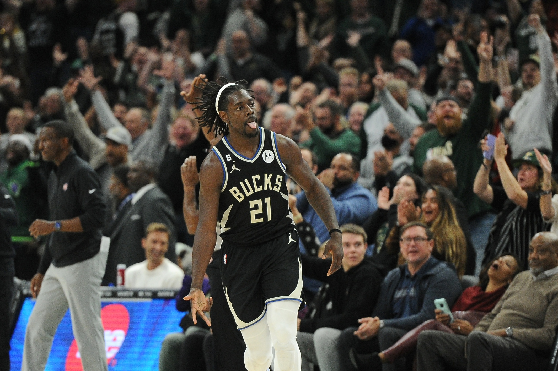 Milwaukee Bucks daily betting predictions Jrue Holiday