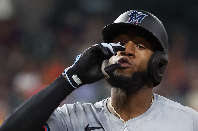 mlb picks Bryan De La Cruz Miami Marlins predictions best bet odds