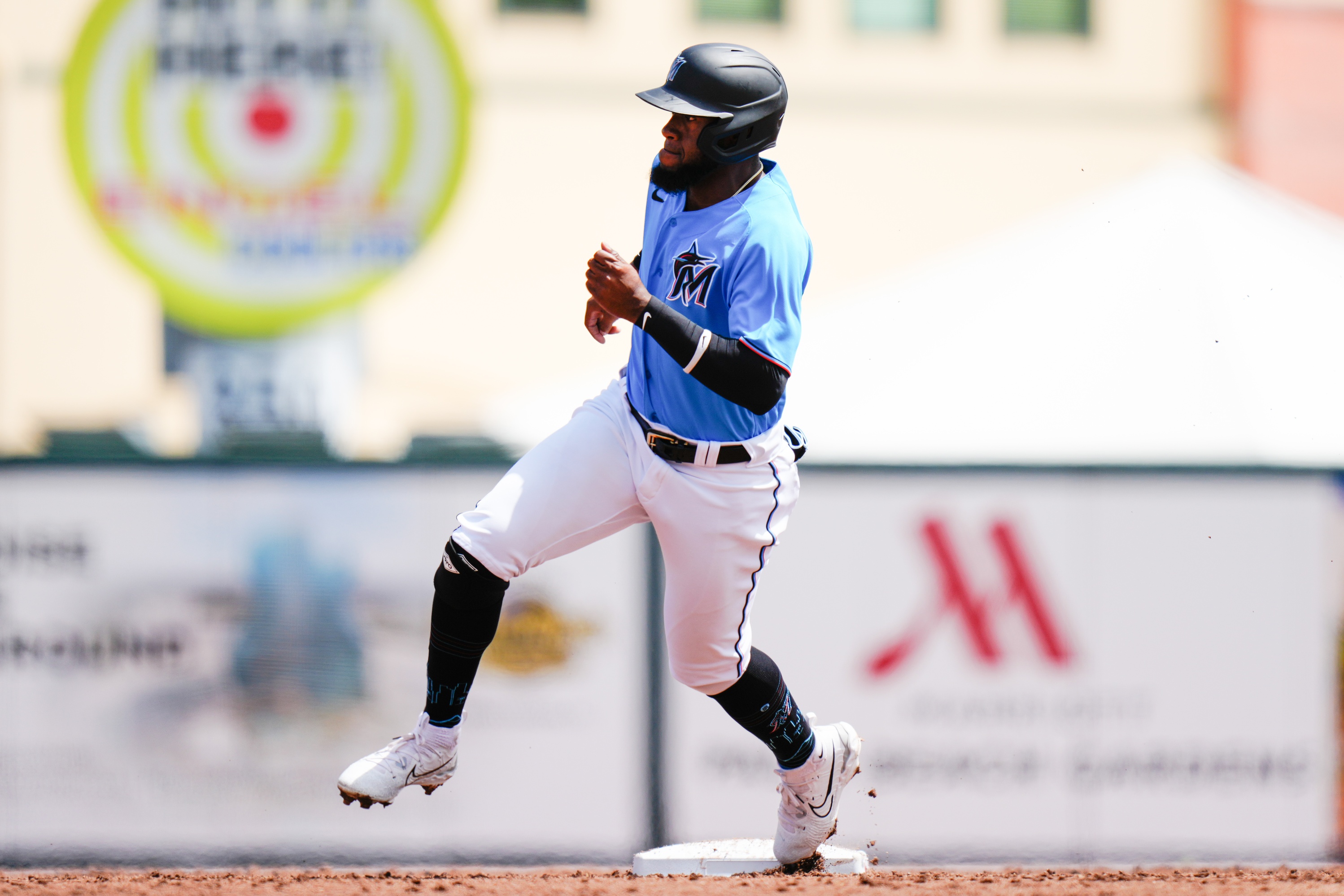 mlb picks Bryan De La Cruz Miami Marlins predictions best bet odds