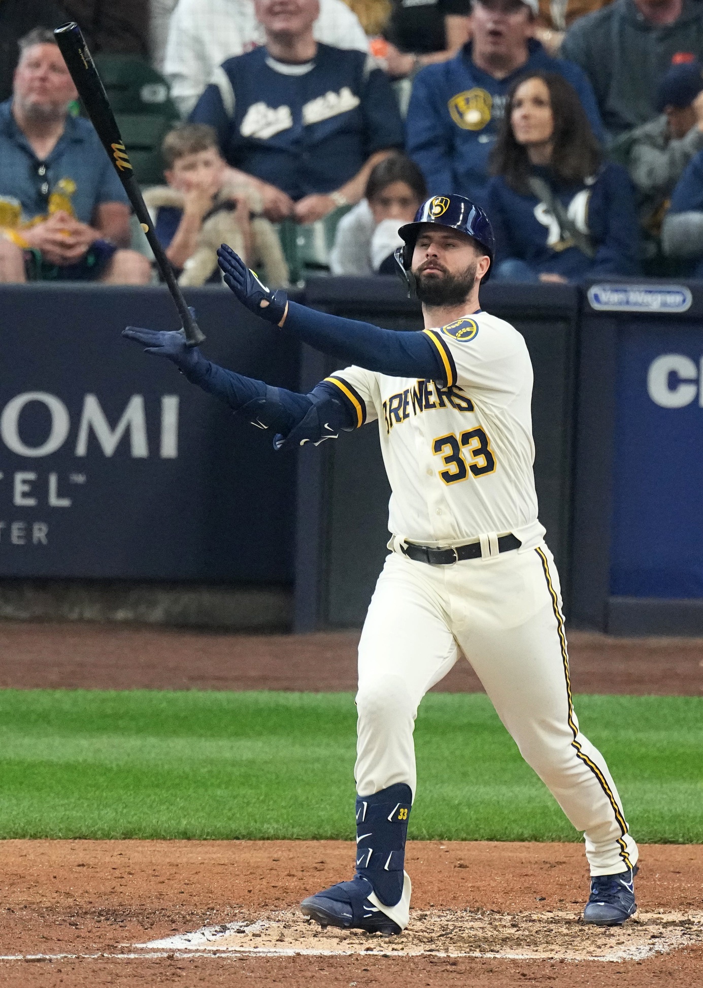 mlb picks Jesse Winker Milwaukee Brewers predictions best bet odds