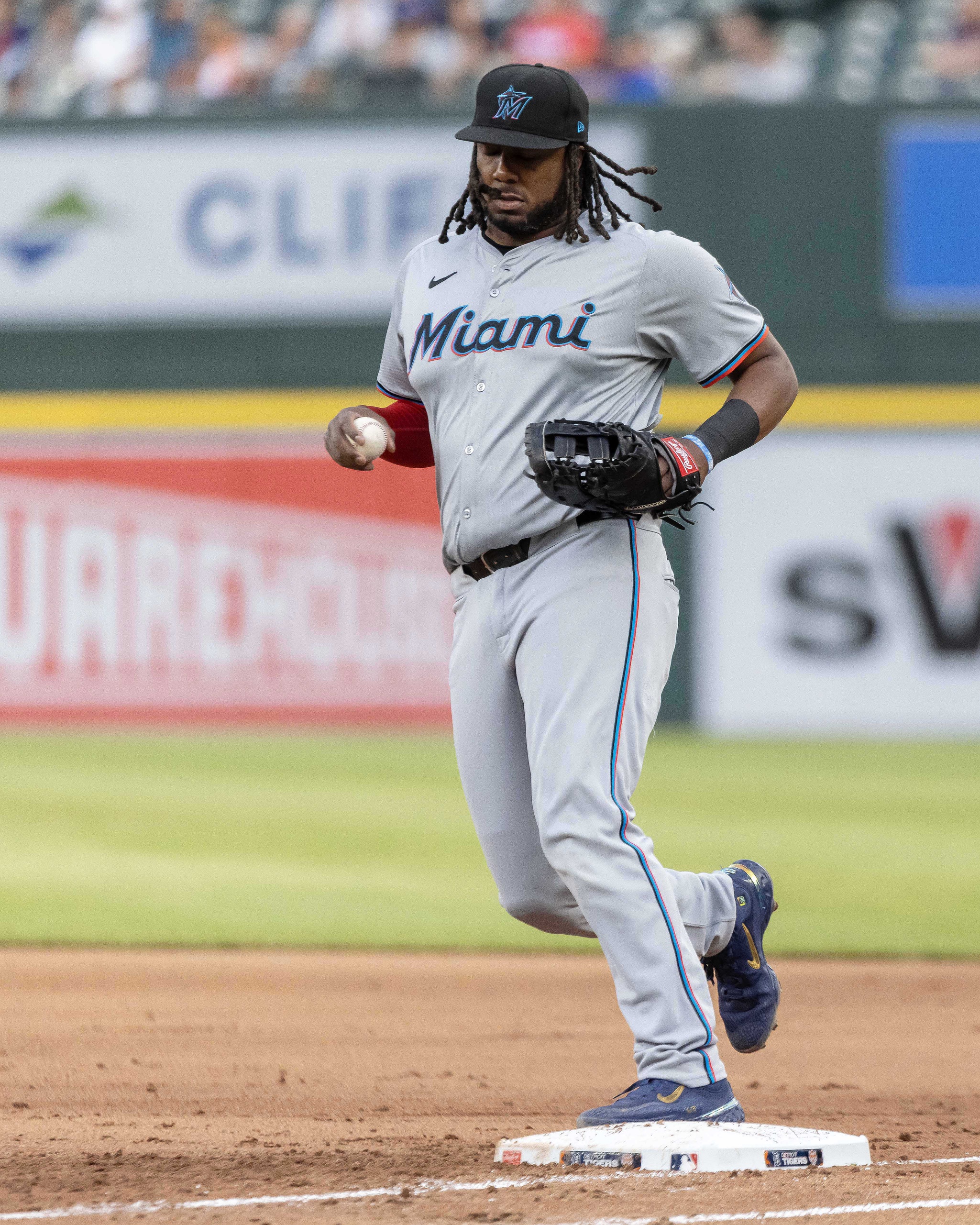 mlb picks Josh Bell Miami Marlins predictions best bet odds