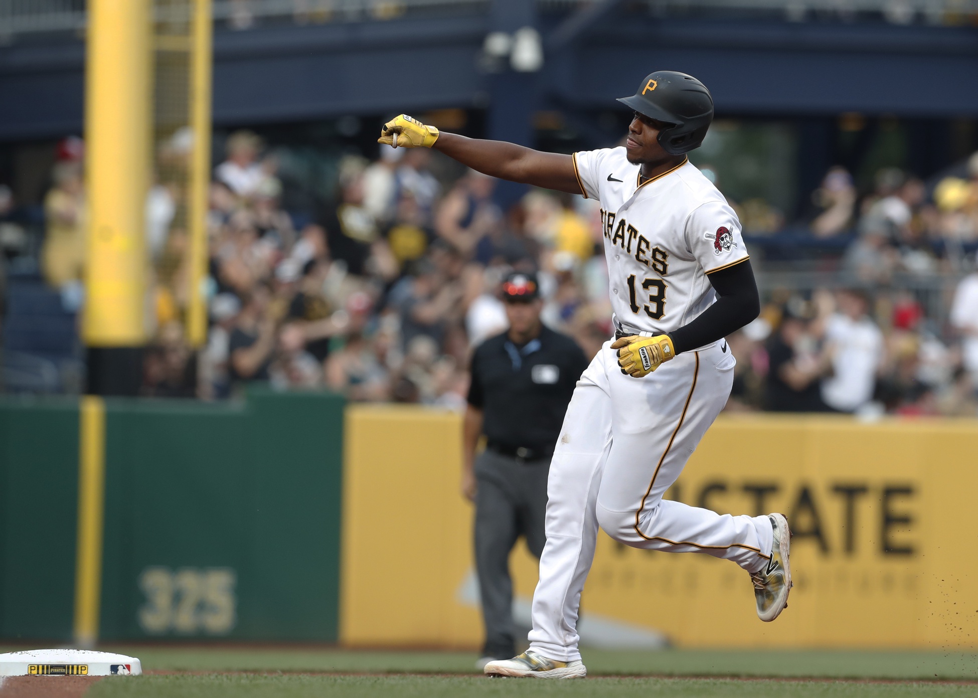 mlb picks Ke'Bryan Hayes Pittsburgh Pirates predictions best bet odds