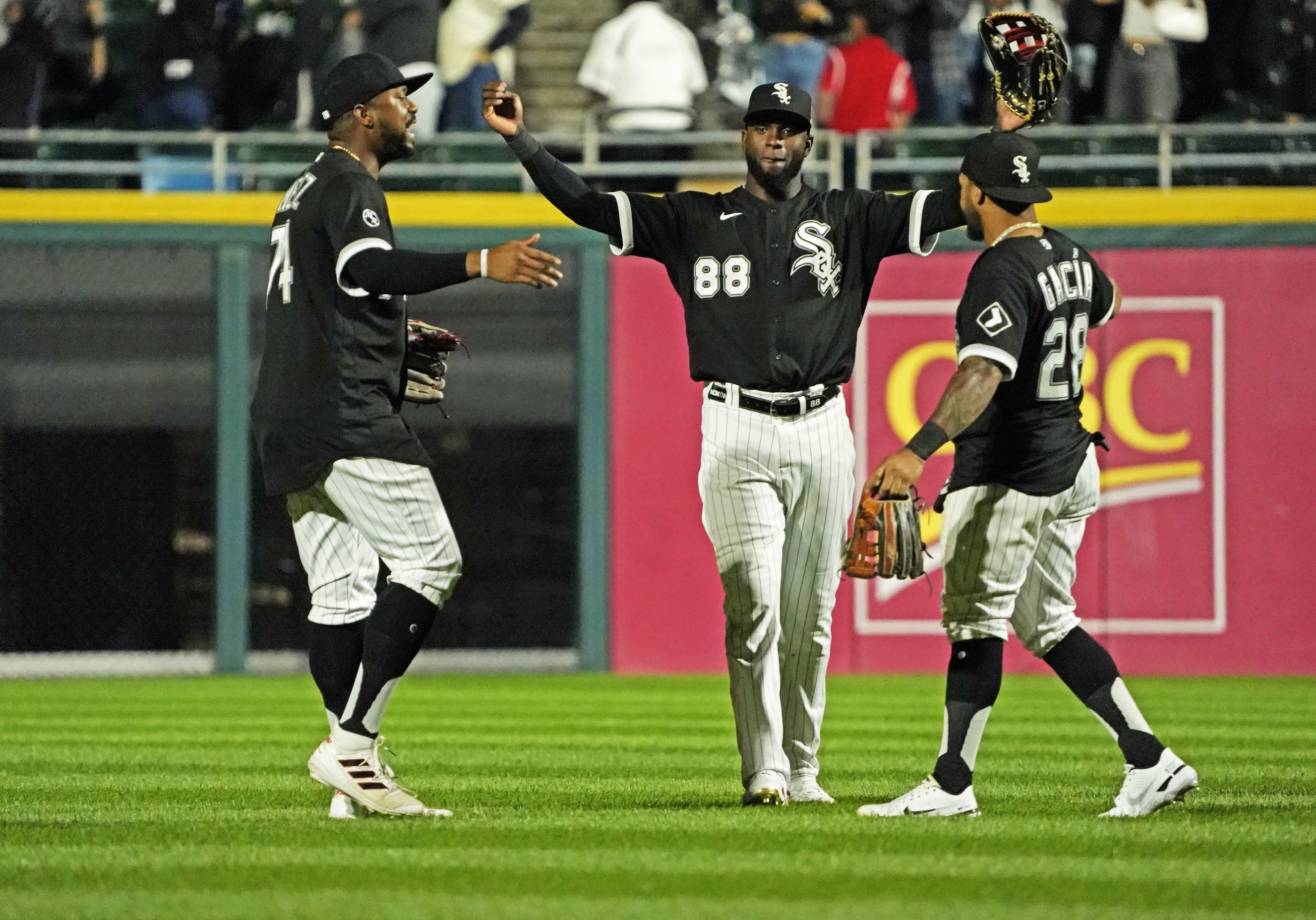 mlb picks Luis Robert chicago white sox predictions best bet odds