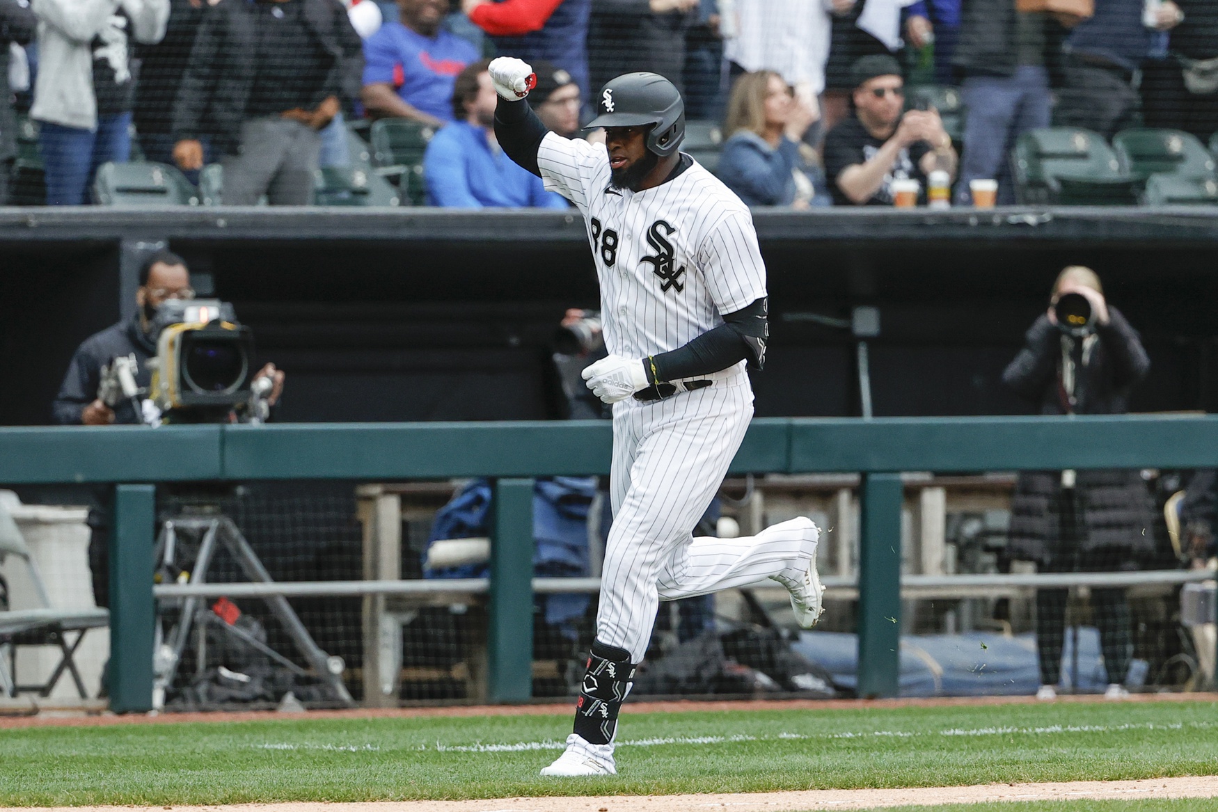 mlb picks Luis Robert Chicago White Sox predictions best bet odds