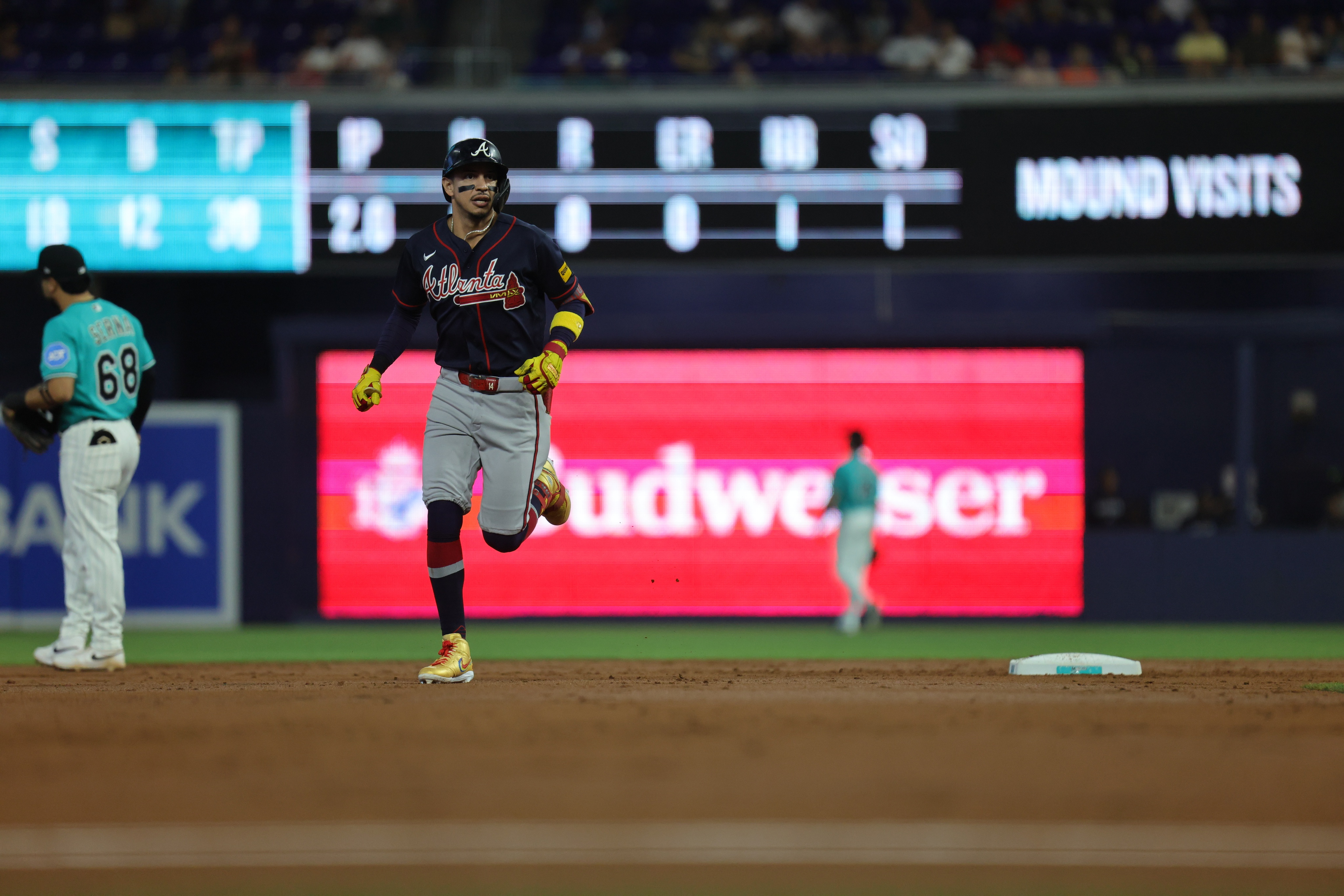 mlb picks Mauricio Dubon Atlanta Braves predictions best bet odds