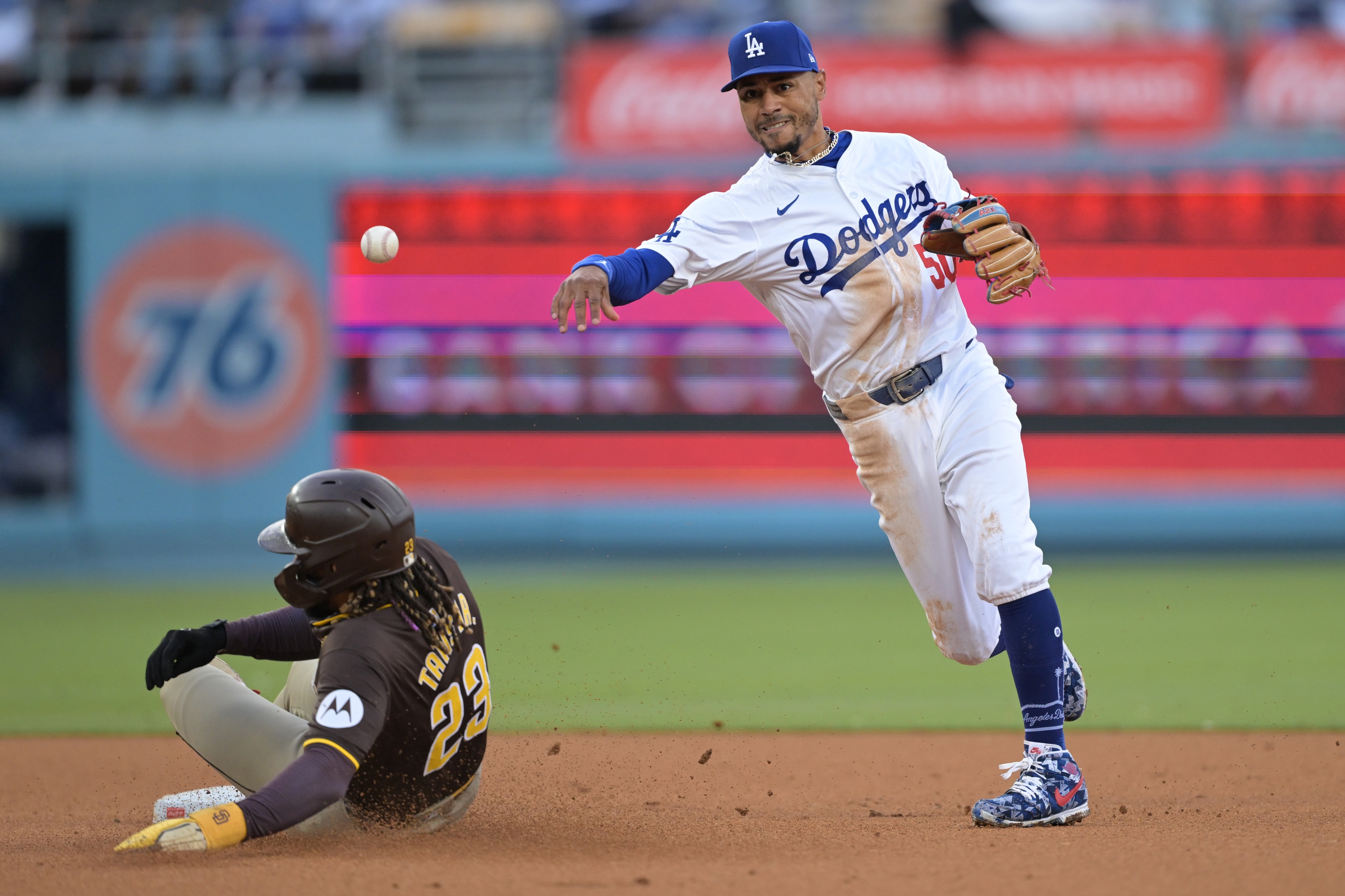 mlb picks Mookie Betts Los Angeles Dodgers predictions best bet odds