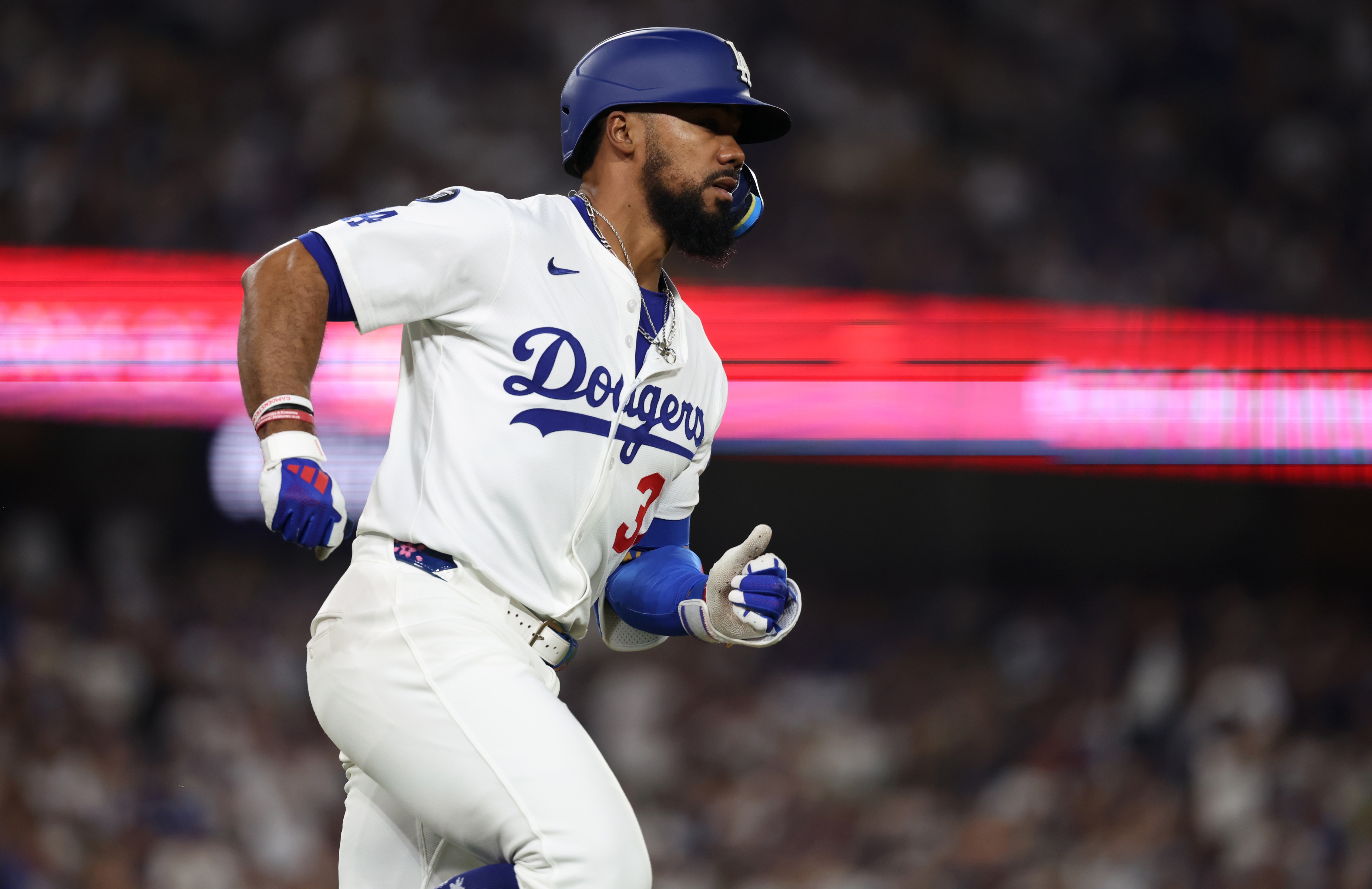 mlb picks Teoscar Hernandez Los Angeles Dodgers predictions best bet odds