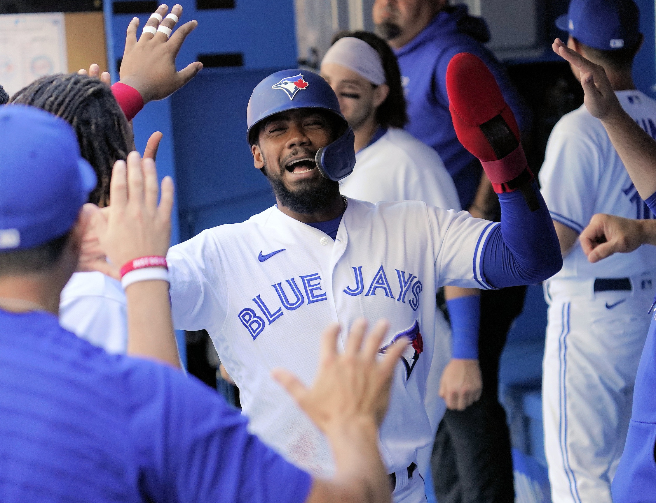 mlb picks Teoscar Hernandez toronto blue jays predictions best bet odds