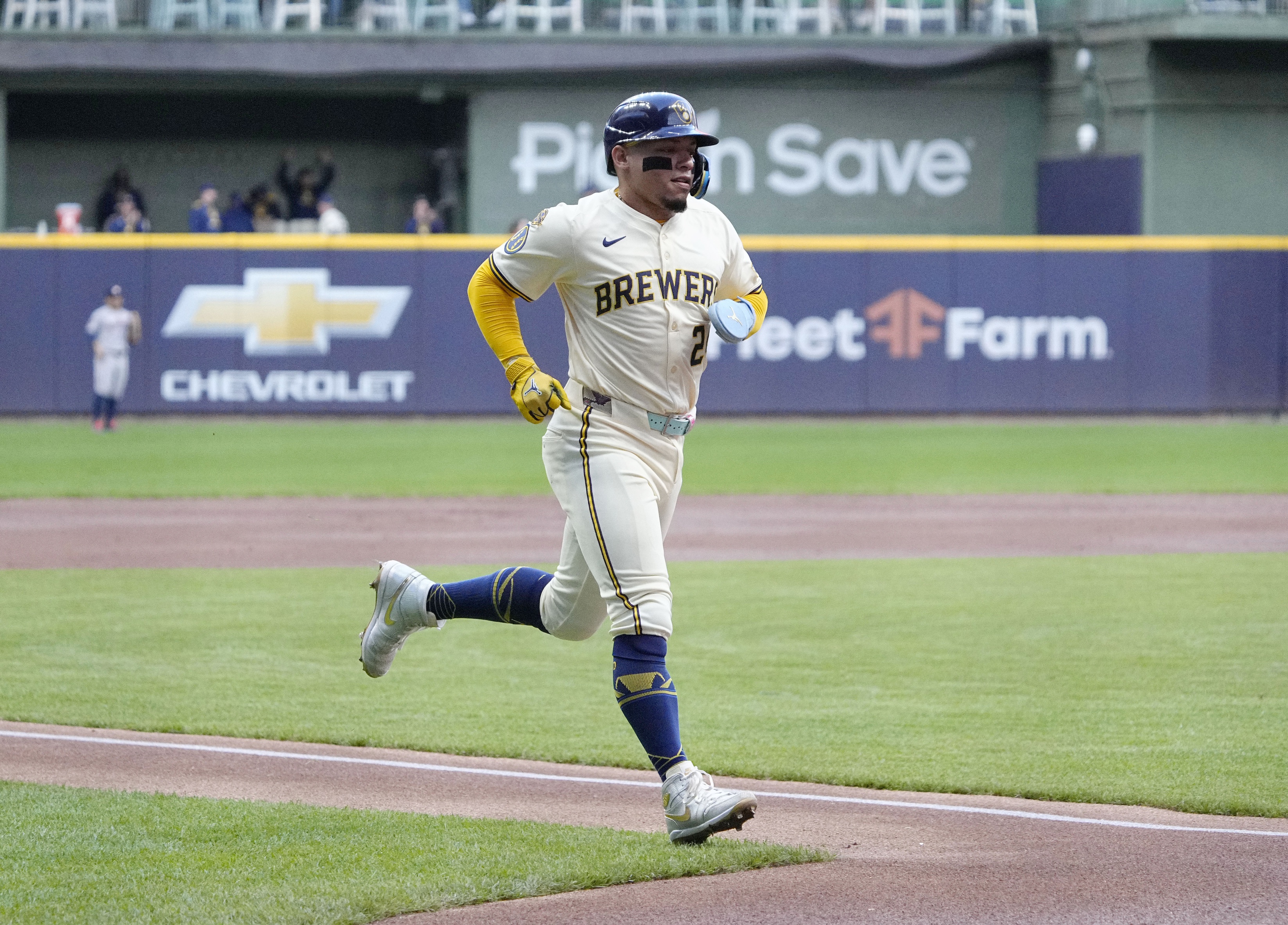 mlb picks William Contreras Milwaukee Brewers predictions best bet odds