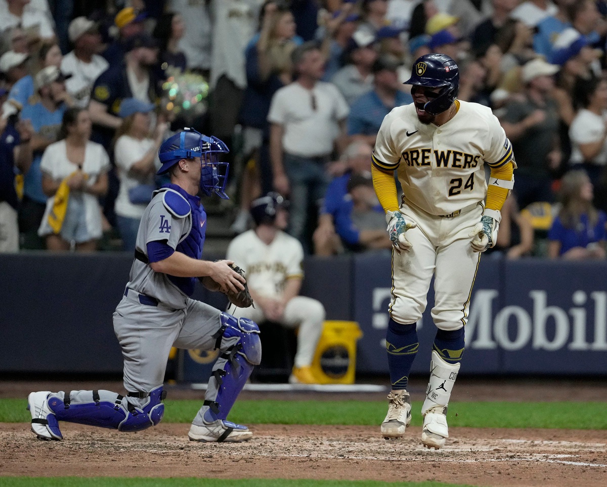 mlb picks William Contreras Milwaukee Brewers predictions best bet odds