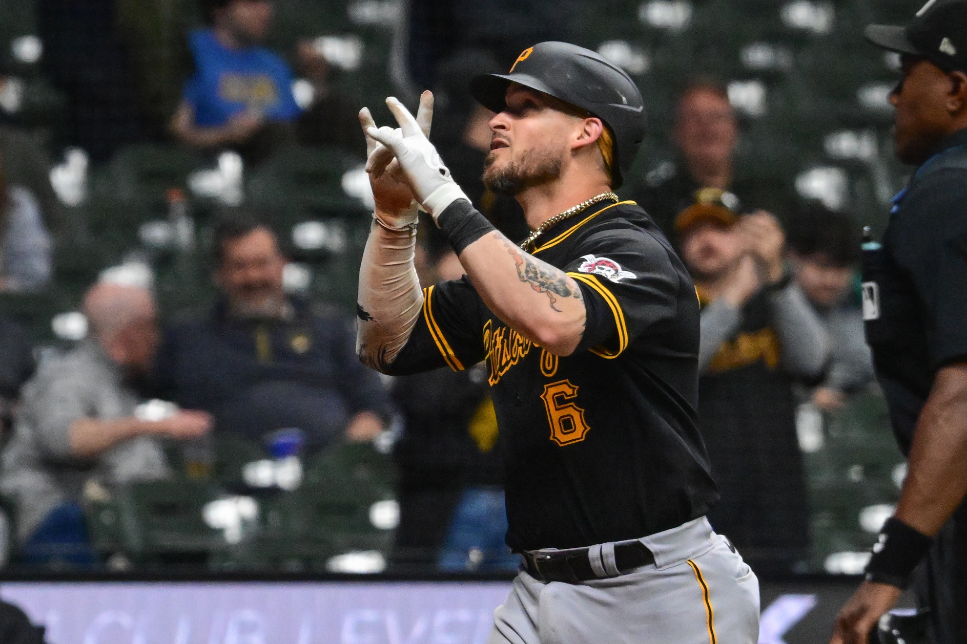 mlb picks Yasmani Grandal Pittsburgh Pirates predictions best bet odds