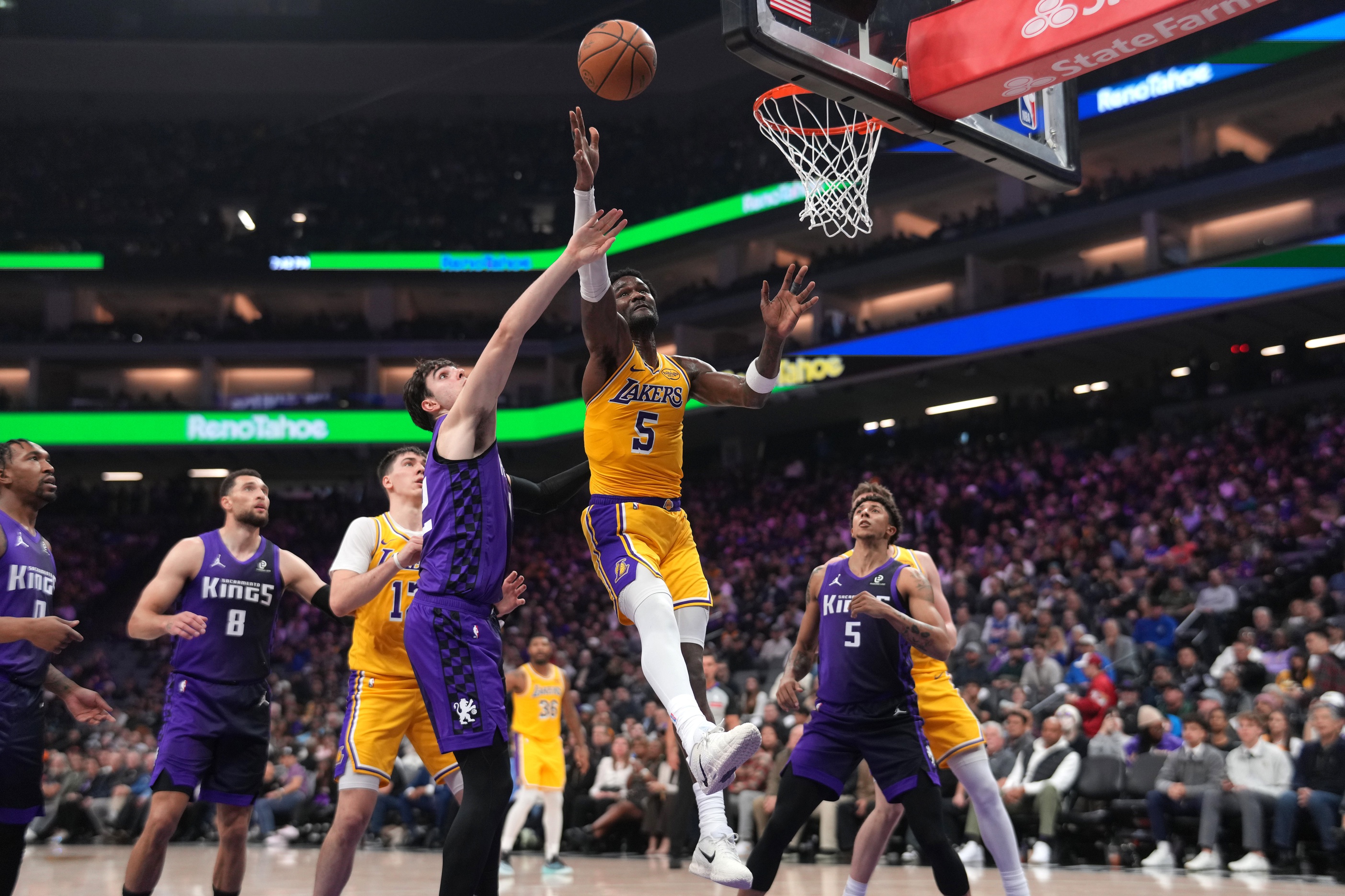 NBA betting Atlanta Hawks season long handicapping vs Los Angeles Lakers DeAndre Ayton