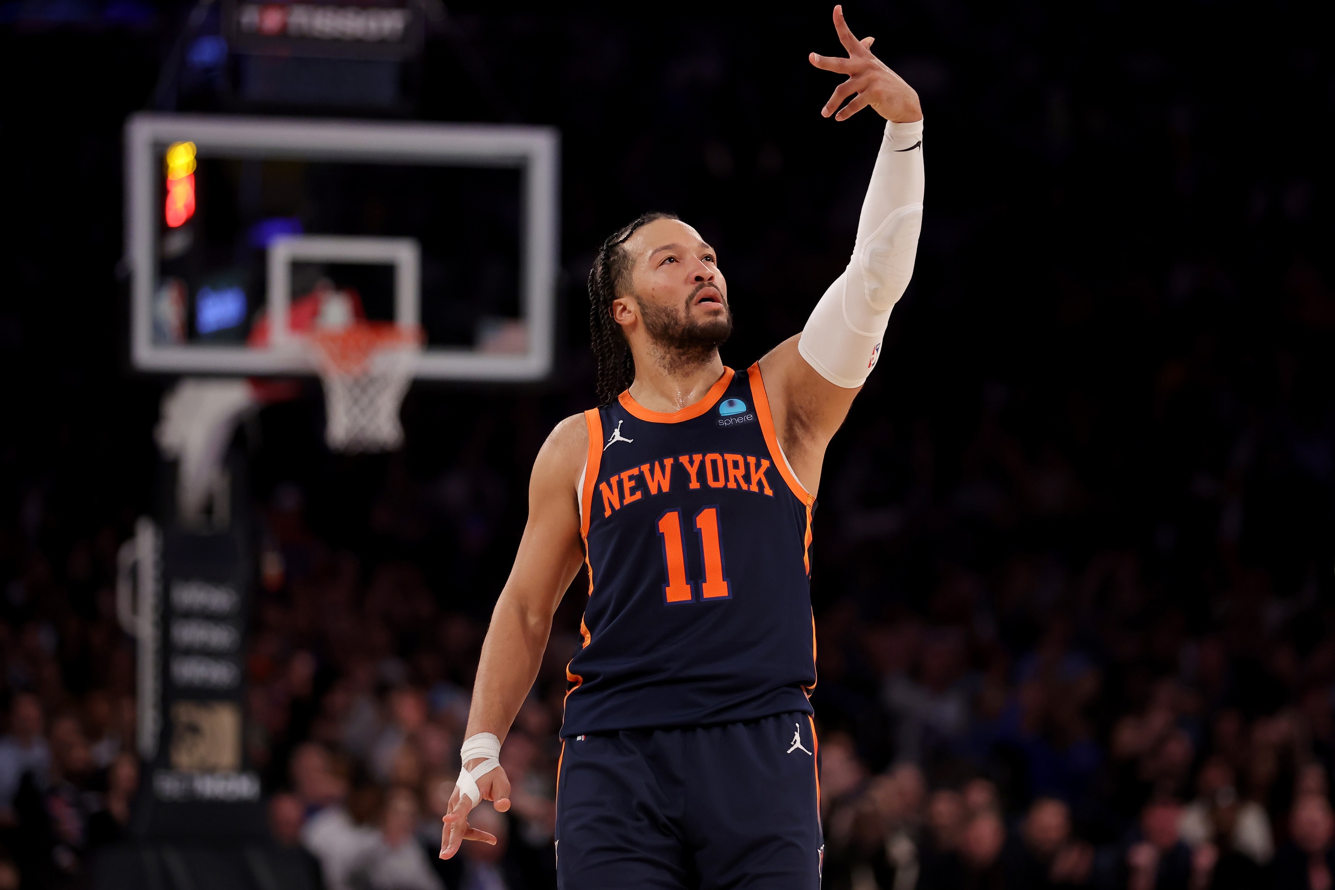 NBA hot and cold betting teams ATS and over under Jalen Brunson New York Knicks