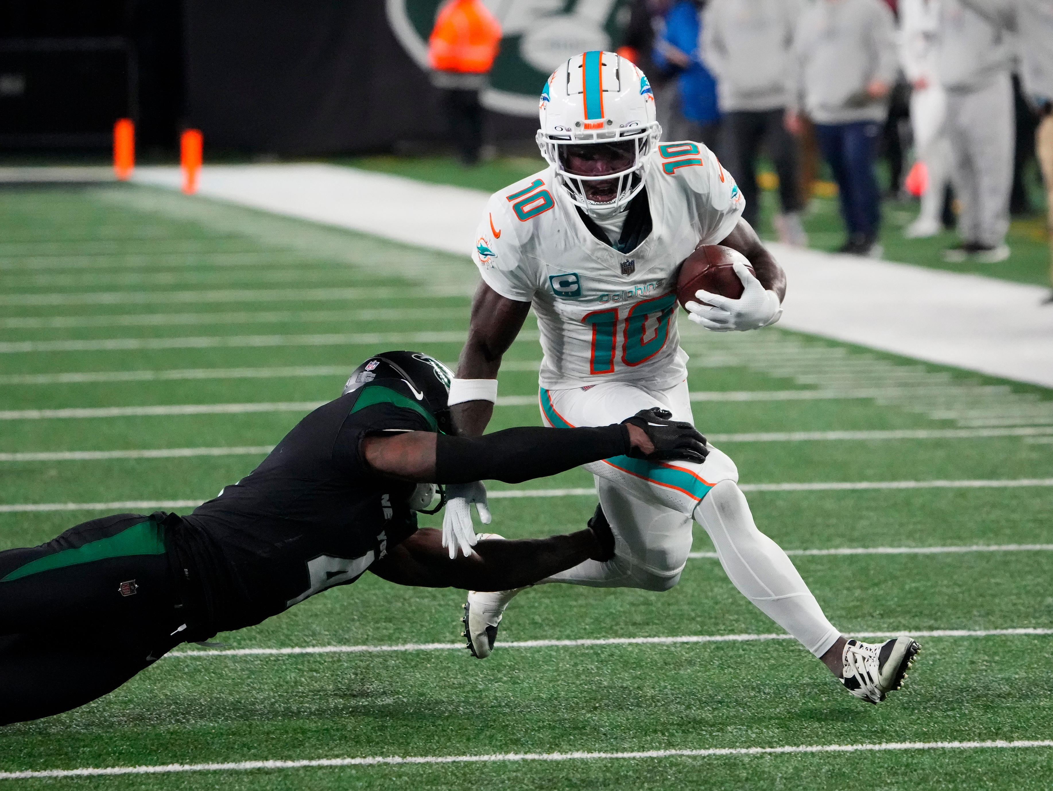 NFL confidence pool picks Week 13 Tyreek Hill Miami Dolphins