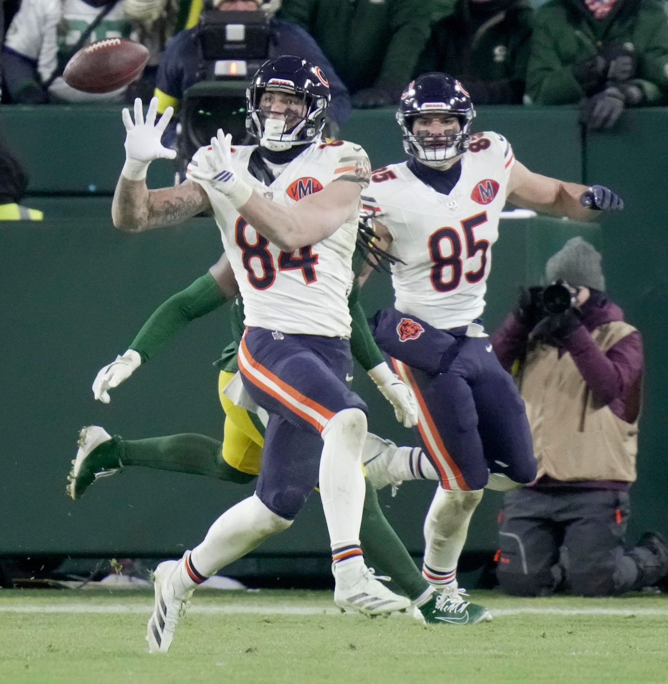 nfl picks Colston Loveland Chicago Bears predictions best bet odds