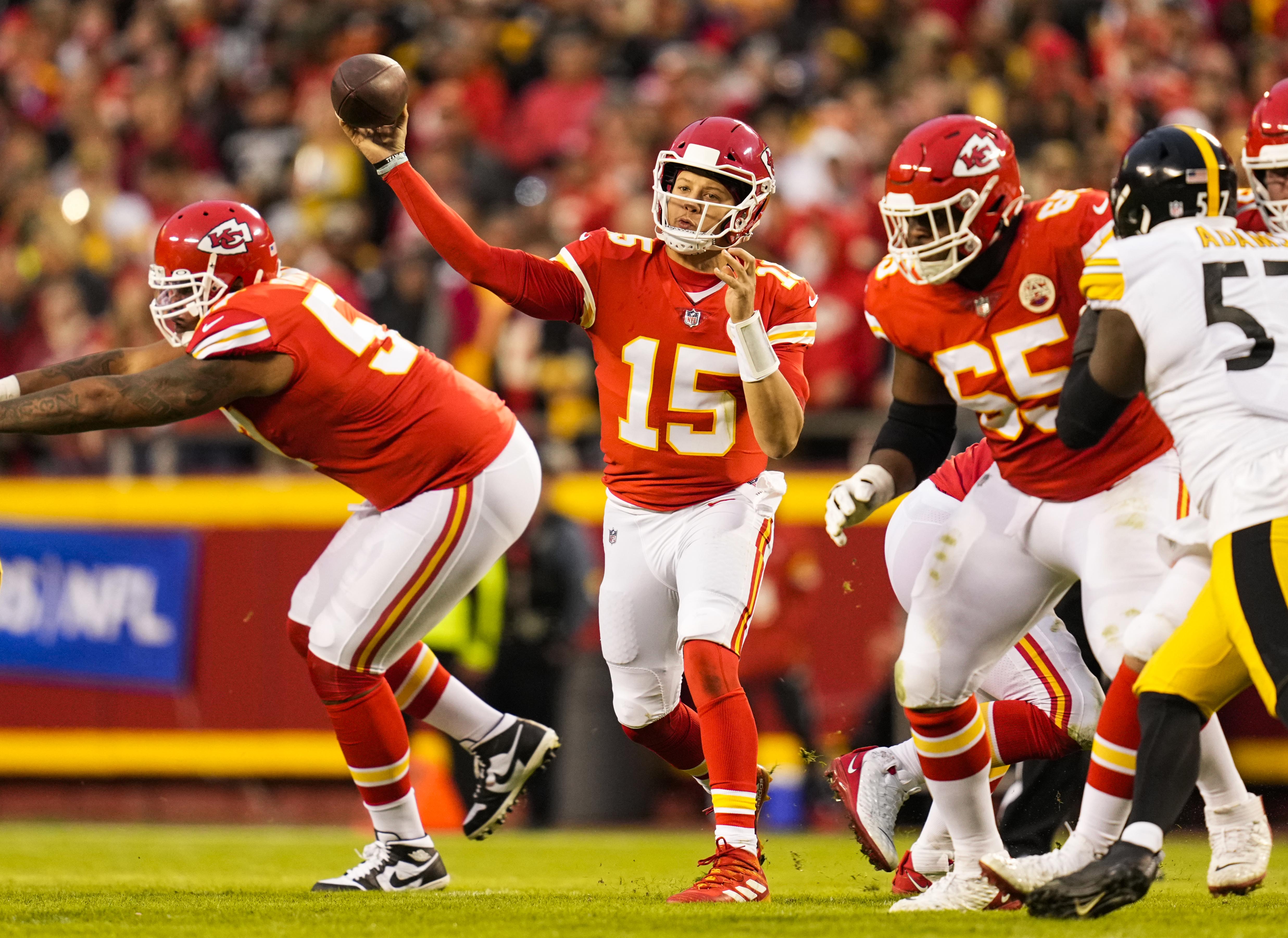 NFL predictions Patrick Mahomes Kansas City Chiefs Week 17 opening line report and picks