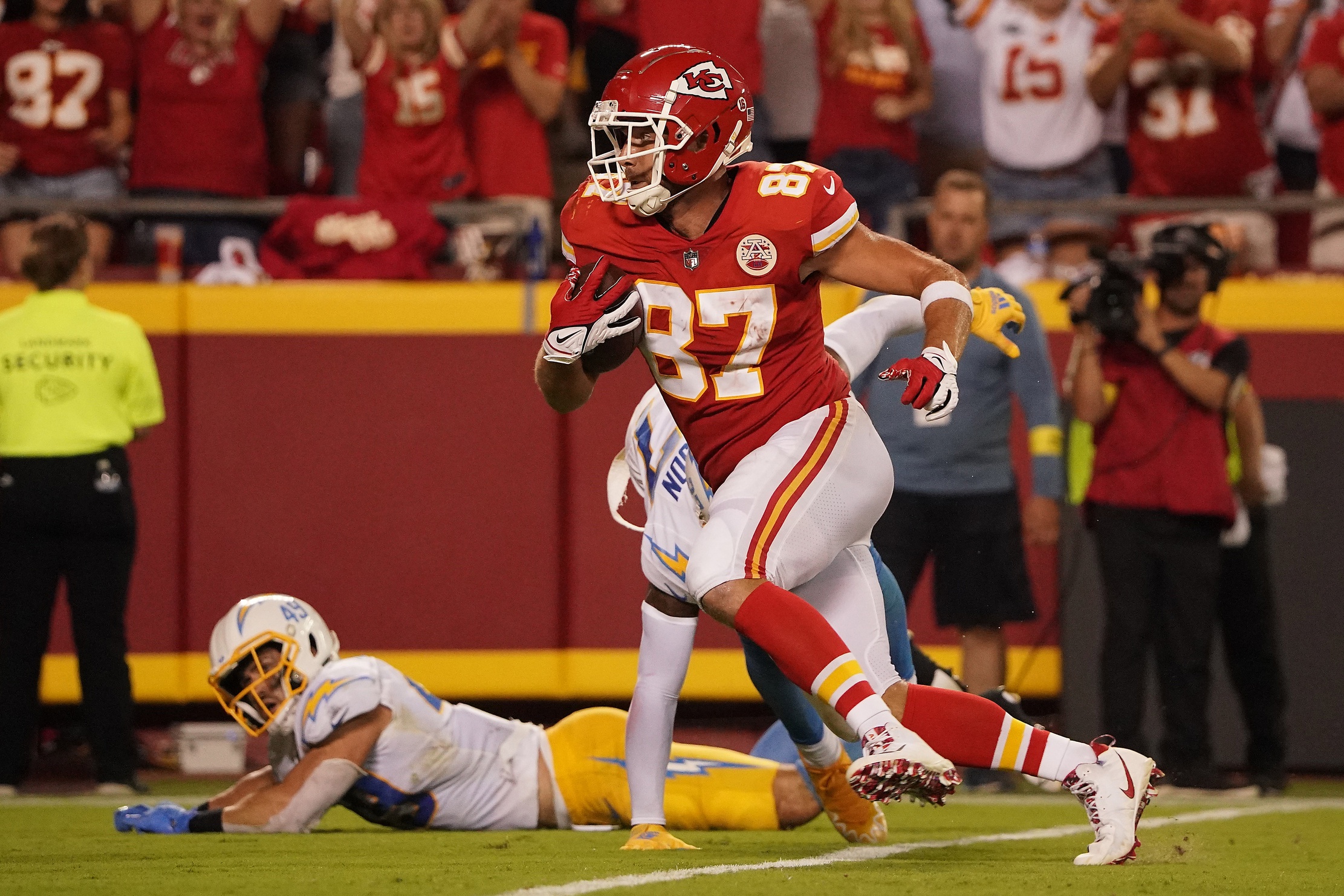 NFL survivor pool picks Week 3 Travis Kelce Kansas City Chiefs