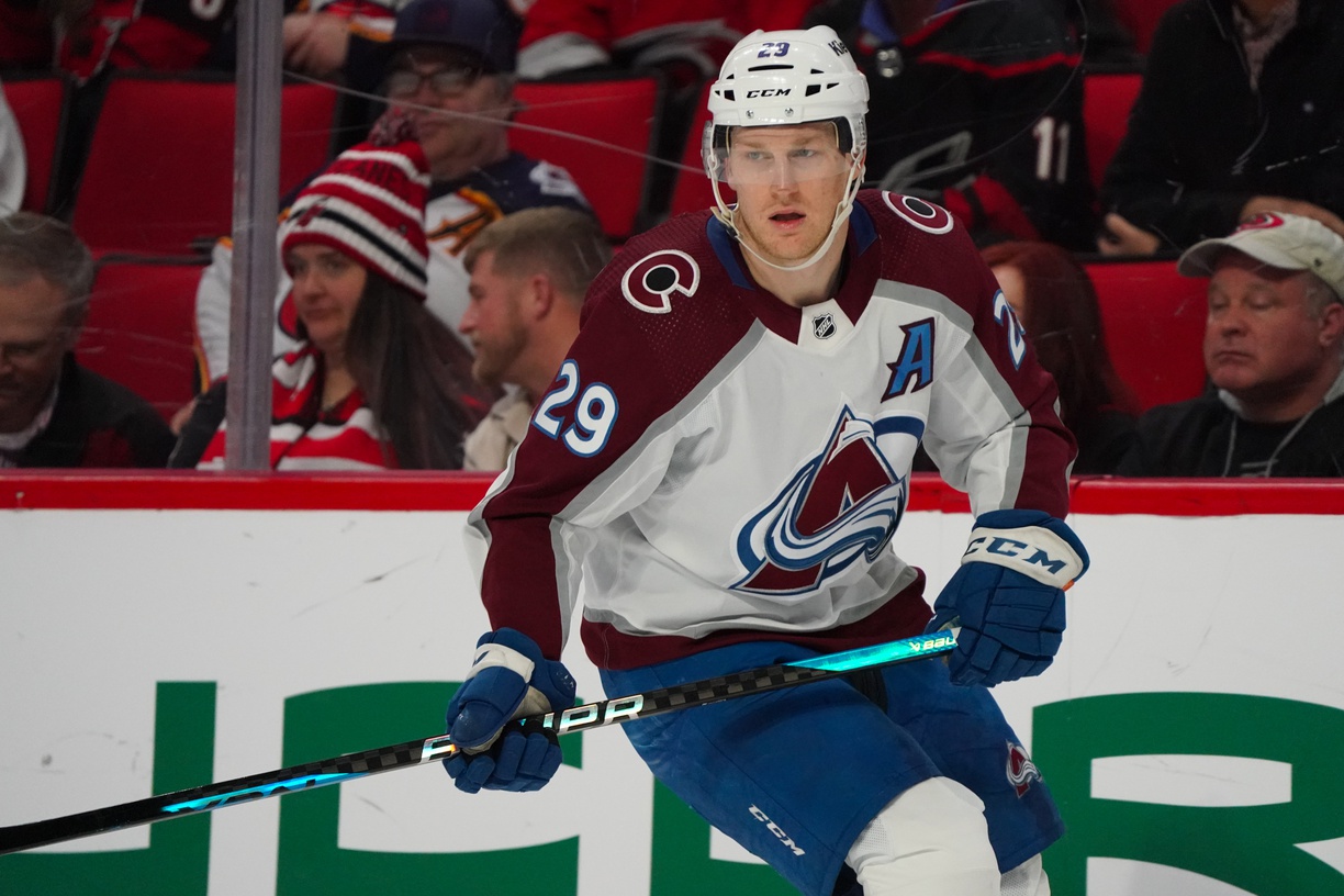 nhl picks Nathan MacKinnon Colorado Avalanche nhl picks predictions best bet odds