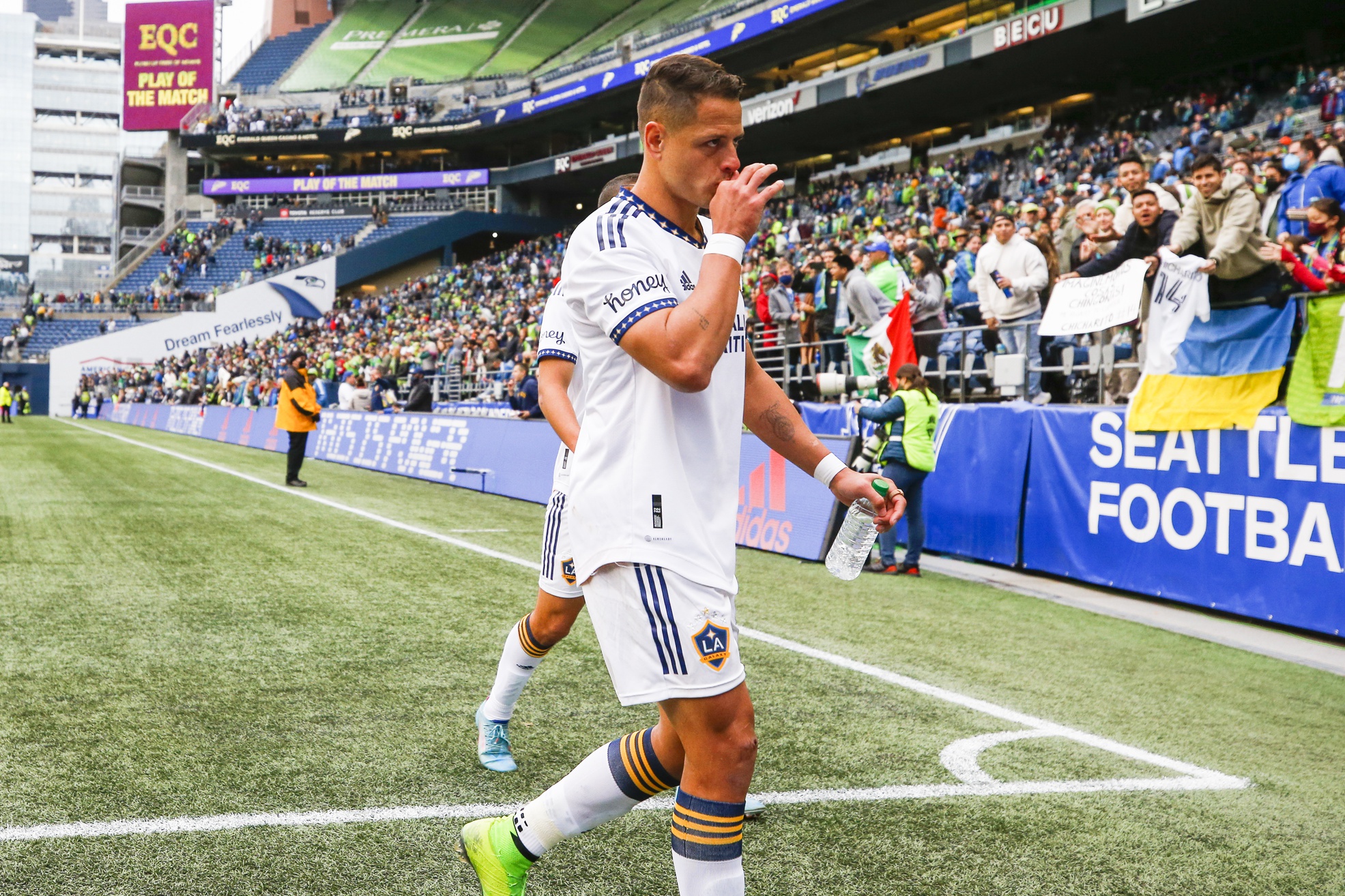soccer picks Chicharito LA Galaxy predictions best bet odds