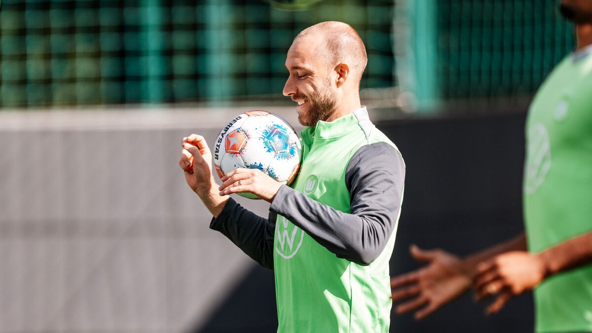 soccer picks Christian Eriksen VfL Wolfsburg predictions best bet odds