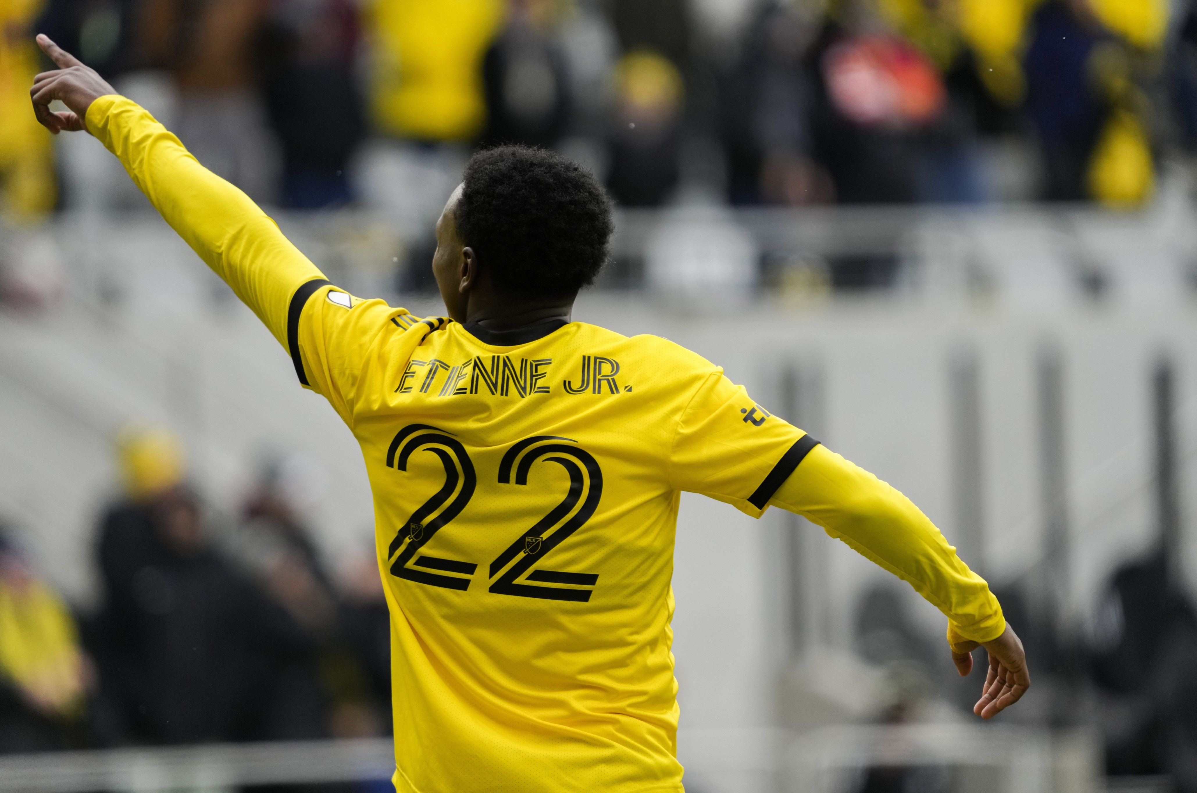 soccer picks Derrick Etienne Columbus Crew predictions best bet odds