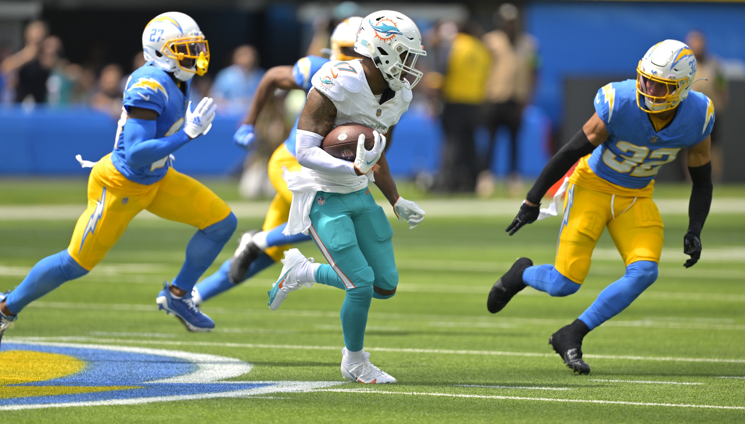 Sunday Night Football picks Miami vs. New England Jaylen Waddle