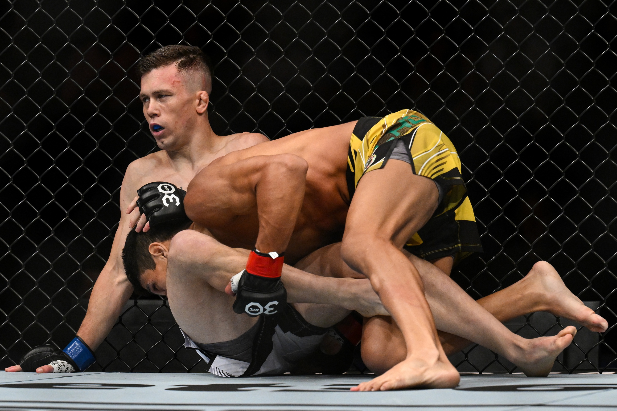 ufc picks Daniel Barez predictions best bet odds