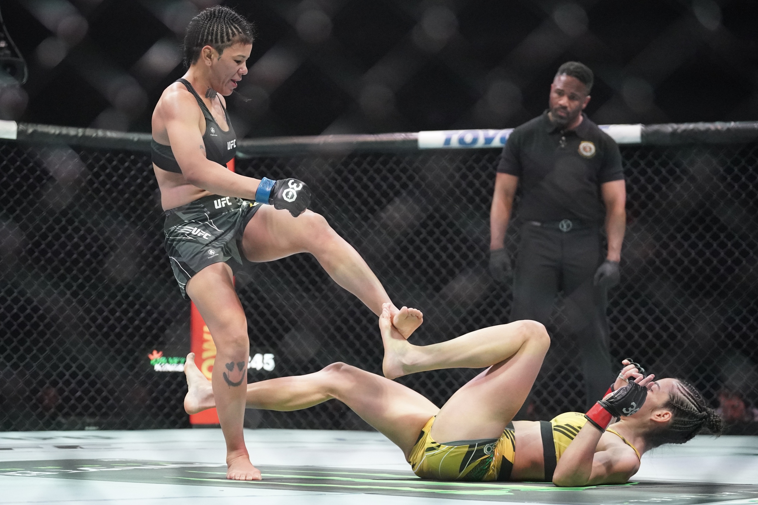 ufc picks Denise Gomes ufc predictions best bet odds