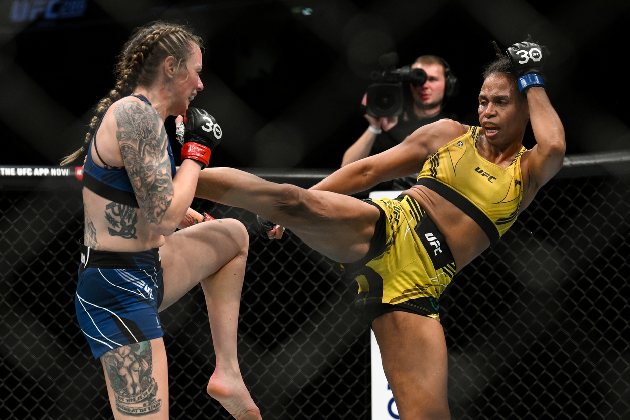 ufc picks Luana Carolina ufc predictions best bet odds