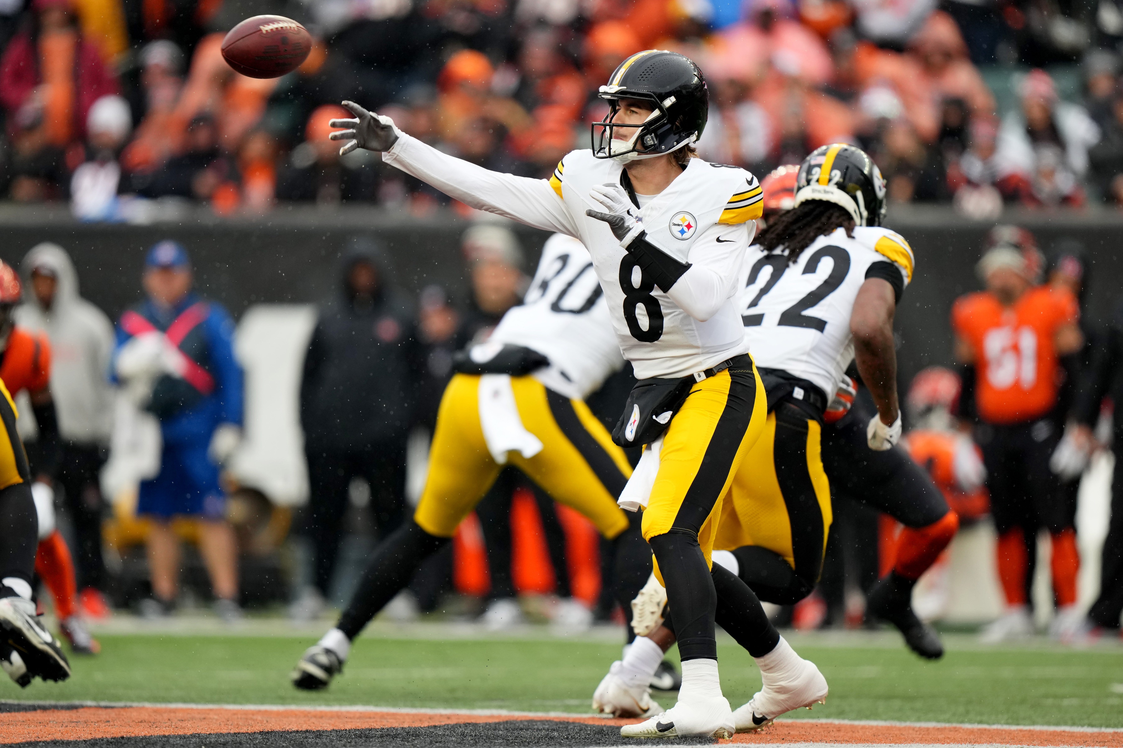 Weekly Las Vegas football contest report Kenny Pickett Pittsburgh Steelers