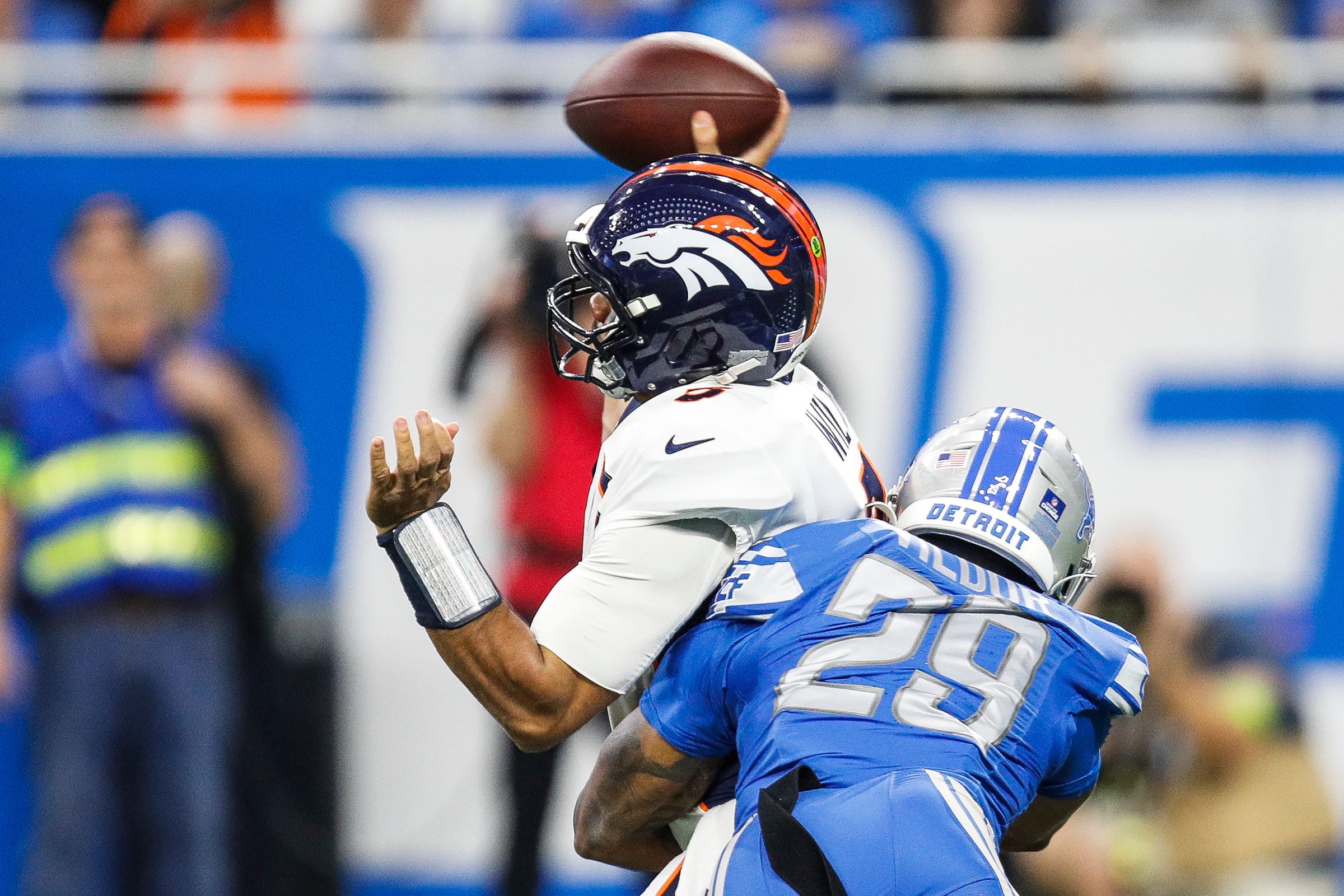 Weekly Las Vegas football contest report Russell Wilson Denver Broncos