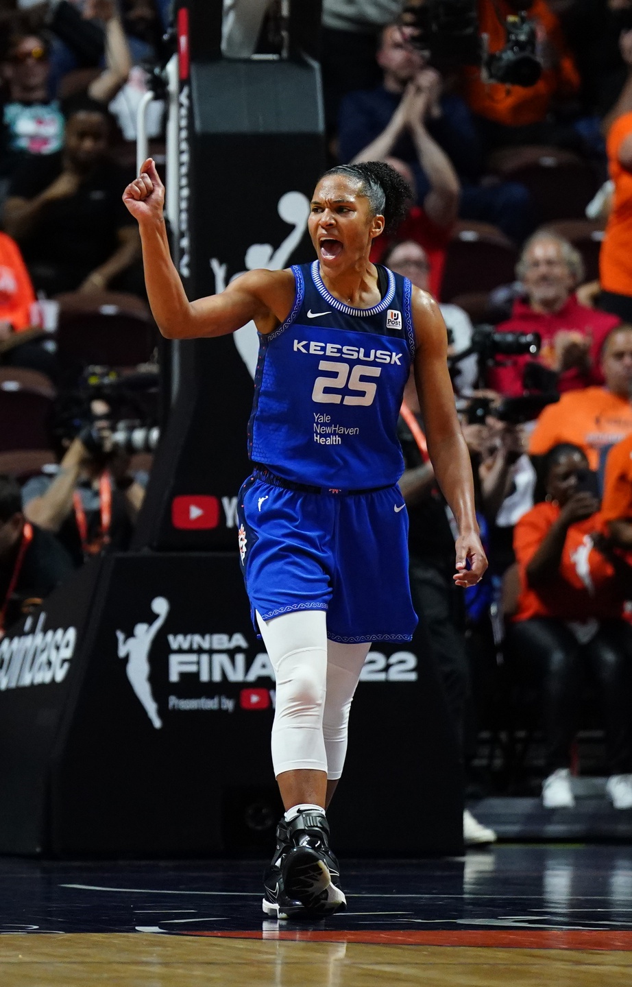 wnba picks Alyssa Thomas Connecticut Sun predictions best bet odds