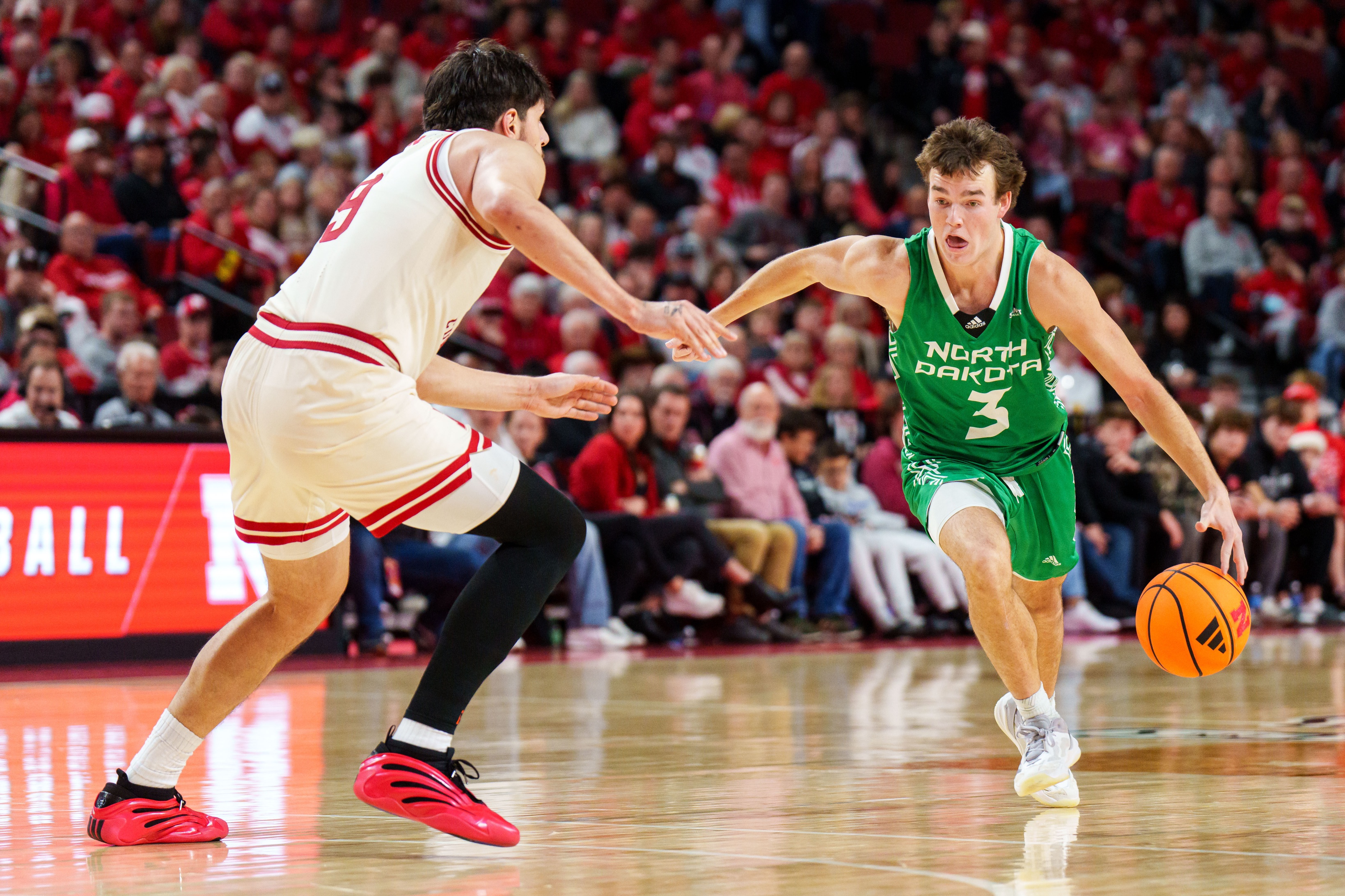 college basketball picks Greyson Uelmen North Dakota Fighting Hawks predictions best bet odds