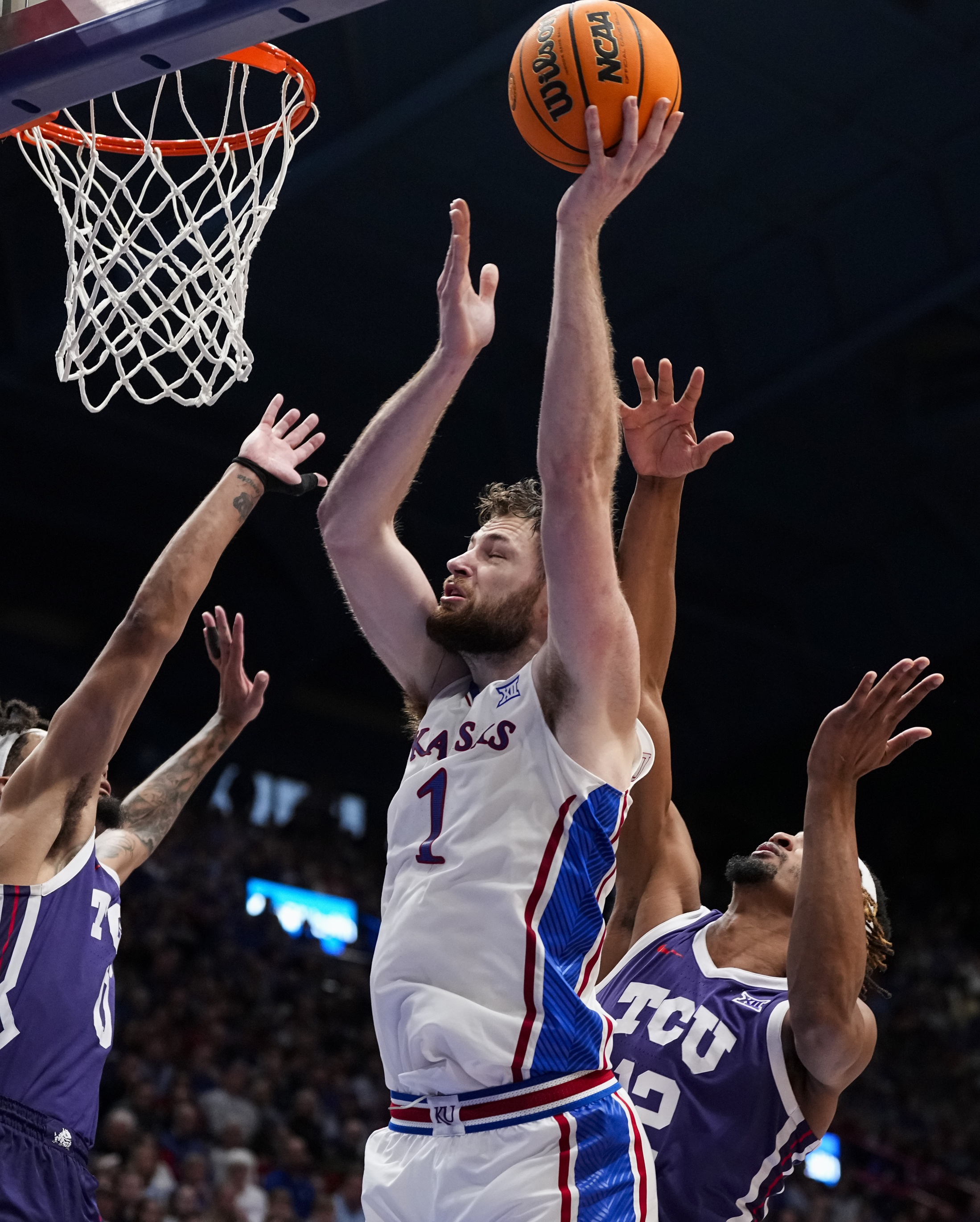 college basketball picks Hunter Dickinson Kansas Jayhawks predictions best bet odds
