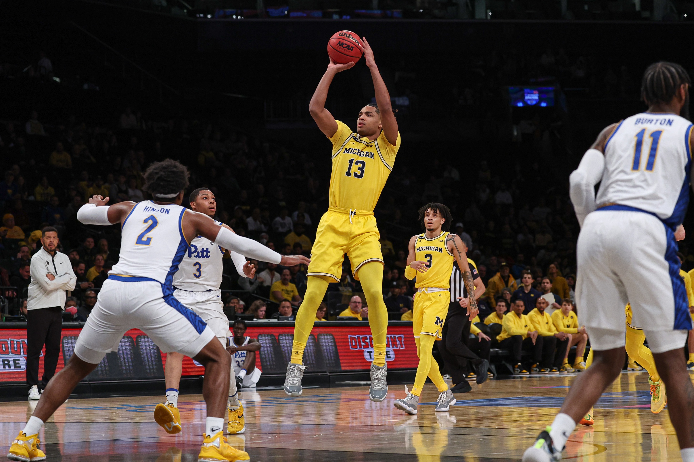 college basketball picks Jett Howard Michigan Wolverines predictions best bet odds
