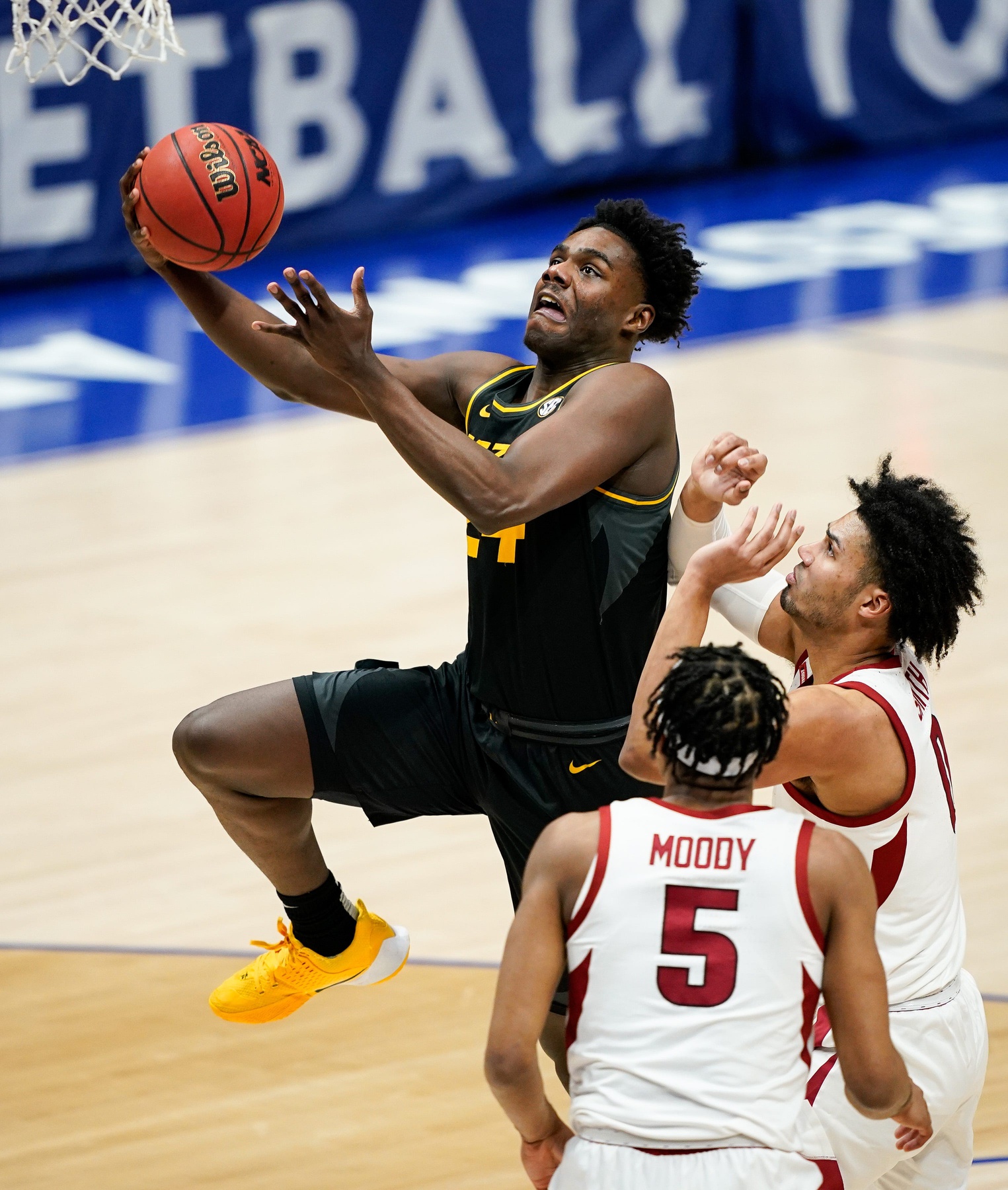 college basketball picks Kobe Brown Missouri Tigers predictions best bet odds