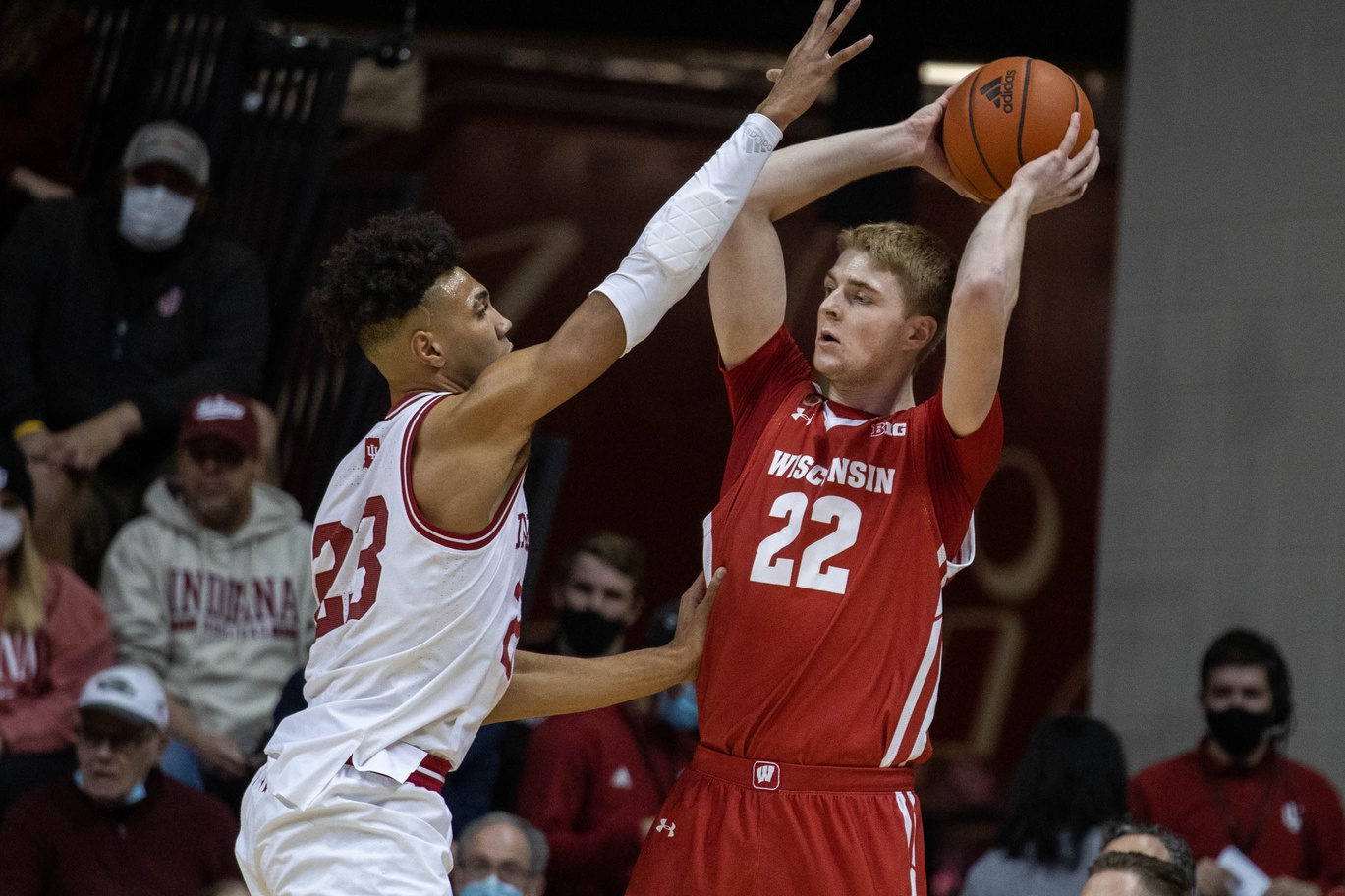 college basketball picks Steven Crowl Wisconsin Badgers predictions best bet odds