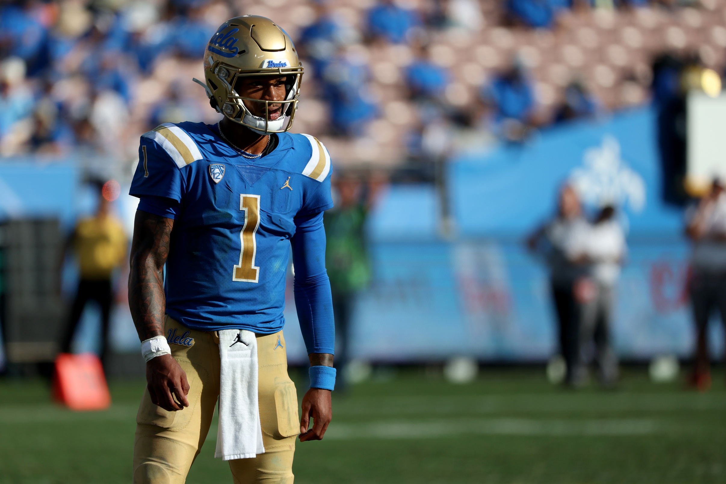 college football picks Dorian Thompson-Robinson ucla bruins predictions best bet odds