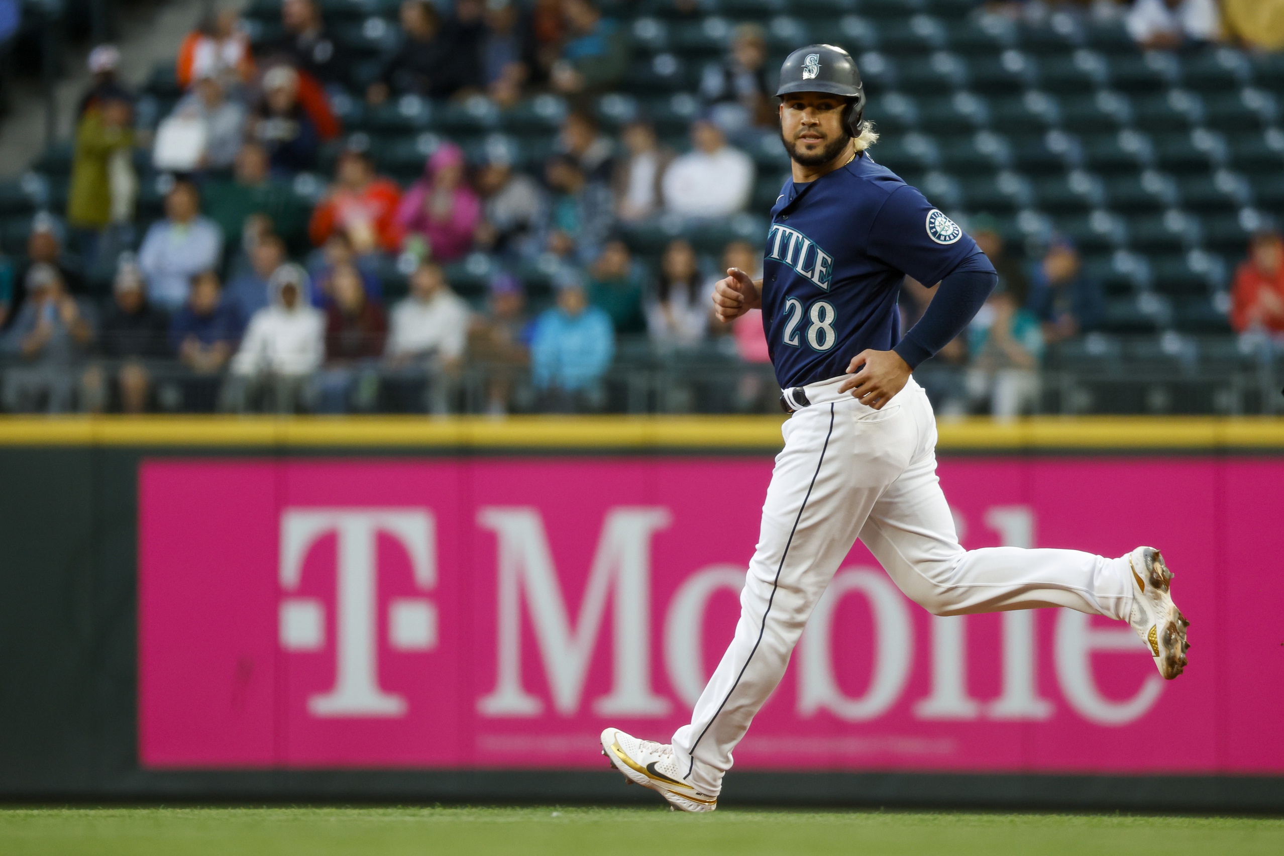 mlb picks Eugenio Suarez Seattle Mariners predictions best bet odds