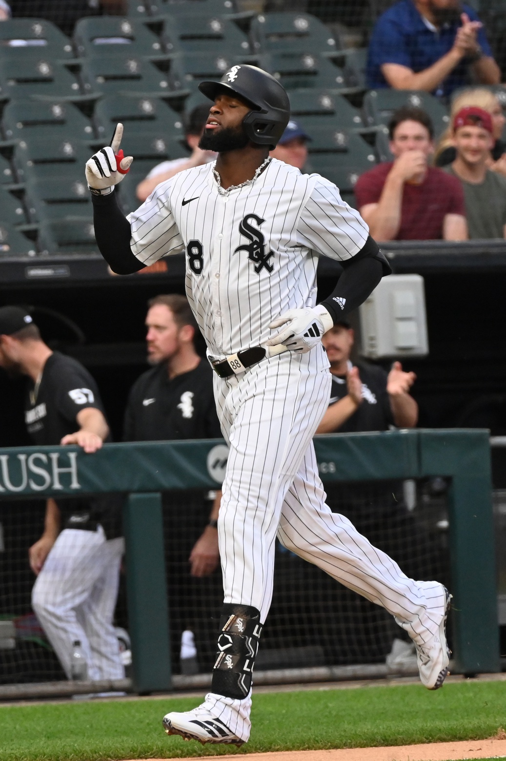 mlb picks Luis Robert Chicago White Sox predictions best bet odds