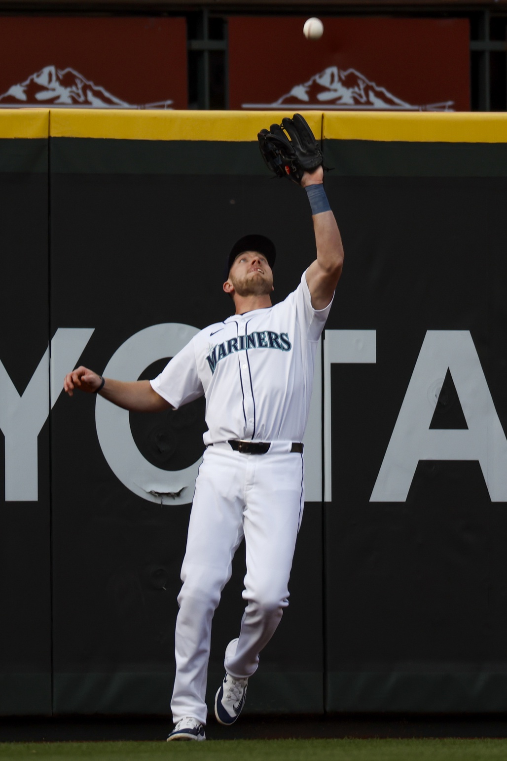 mlb picks Luke Raley Seattle Mariners predictions best bet odds