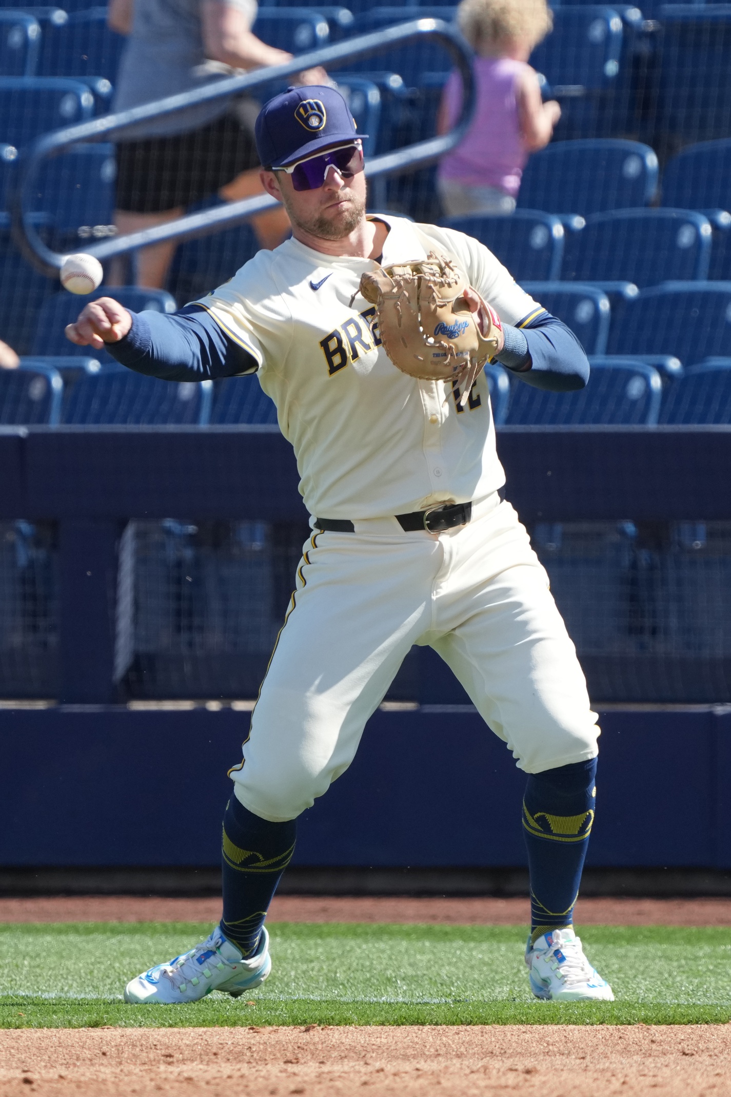 mlb picks Rhys Hoskins Milwaukee Brewers predictions best bet odds